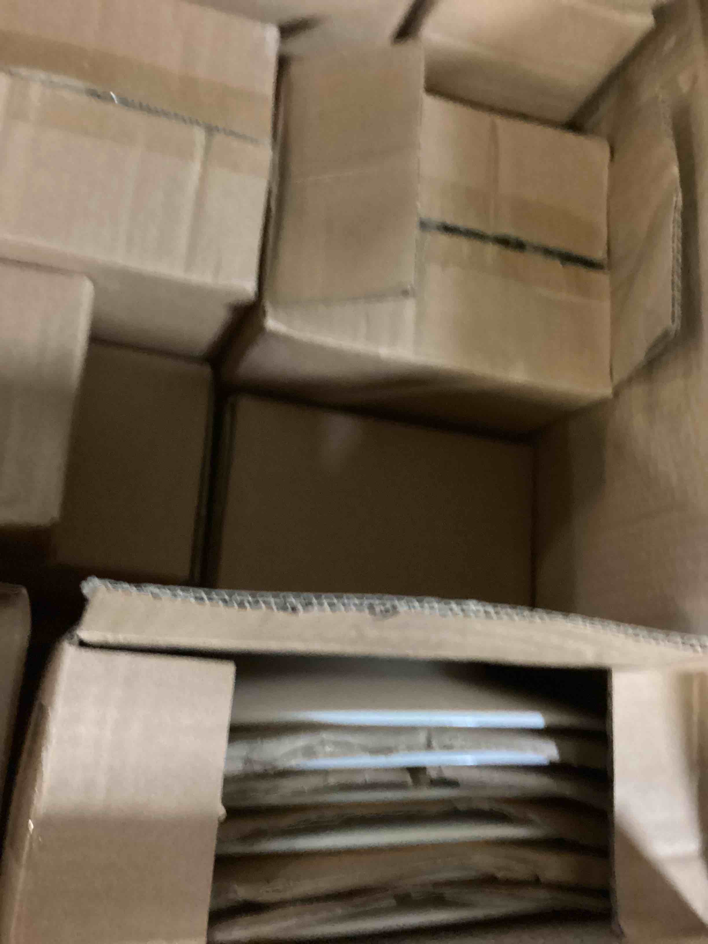 https://s3.amazonaws.com/lotting-images-prod/bidfta/RED4970697_1702322328972.jpeg