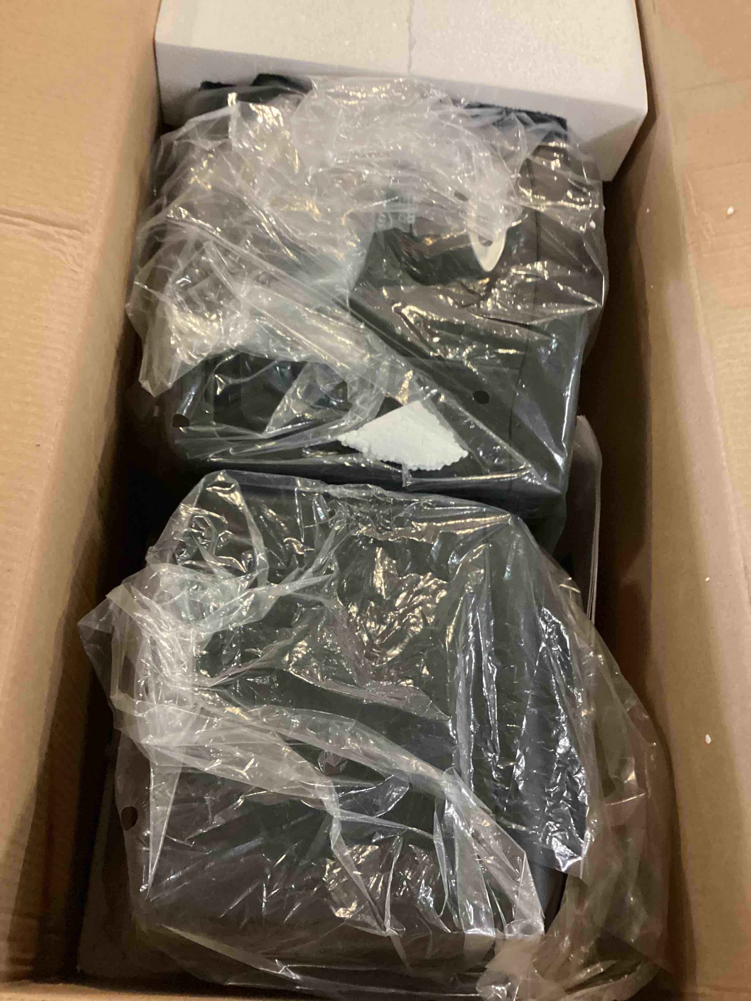 https://s3.amazonaws.com/lotting-images-prod/bidfta/RED4971015_1702481127755.jpeg