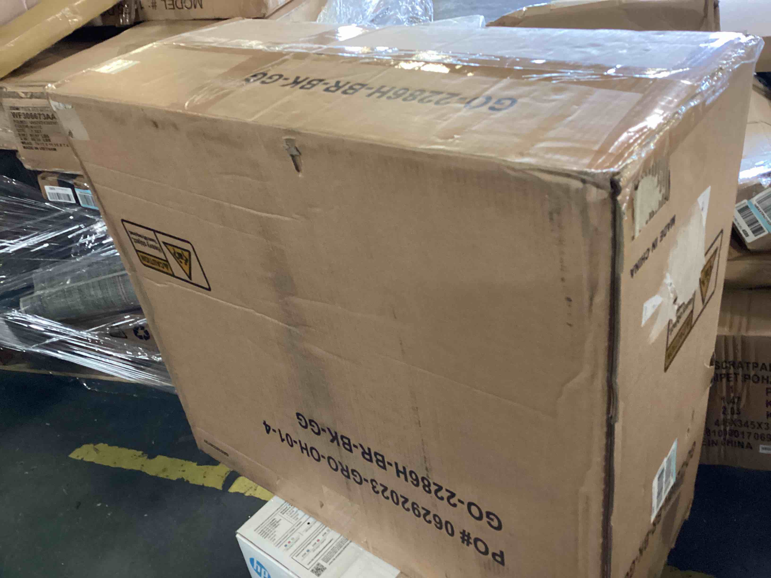 https://s3.amazonaws.com/lotting-images-prod/bidfta/RED4971070_1702487340249.jpeg