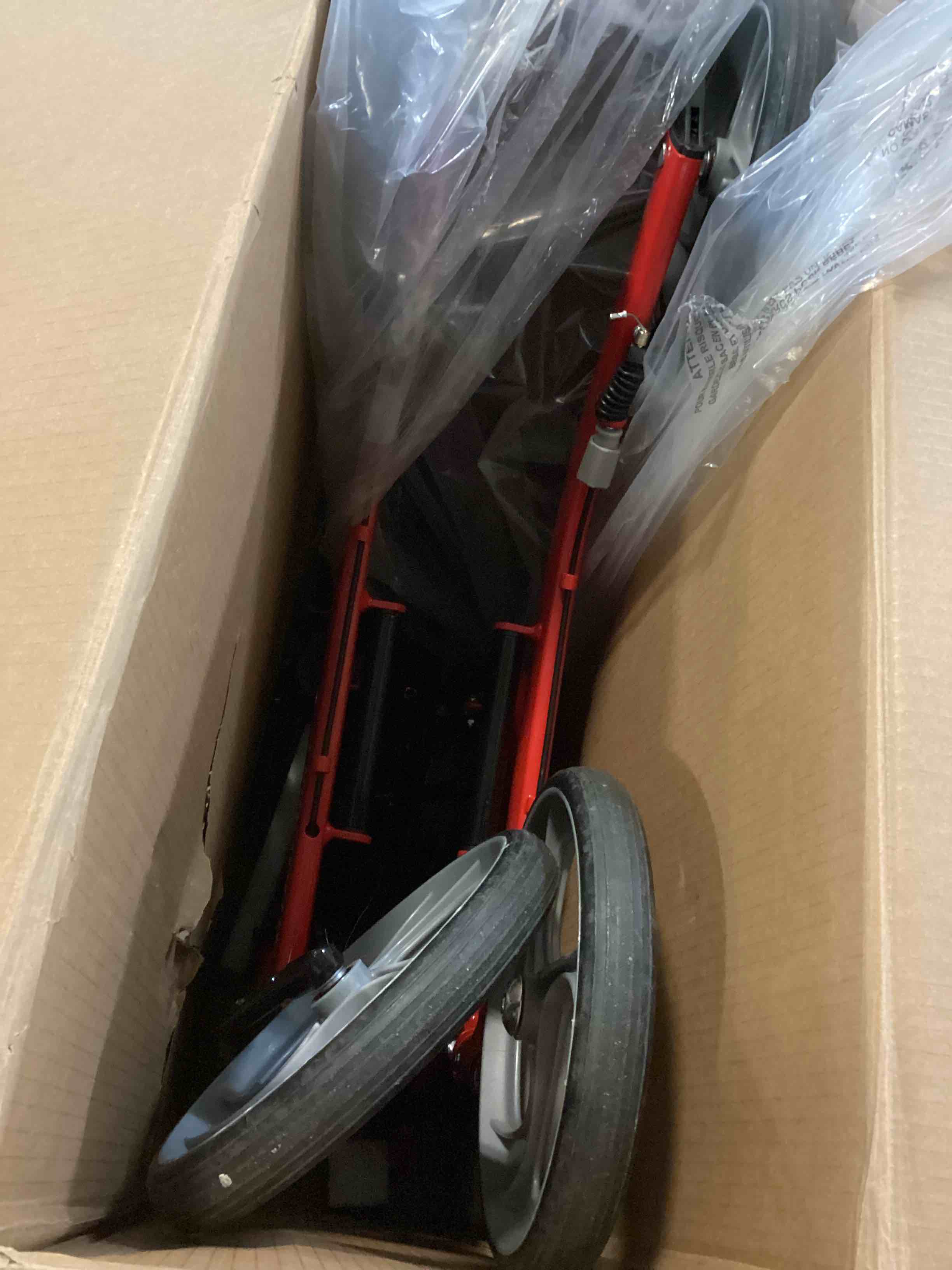 https://s3.amazonaws.com/lotting-images-prod/bidfta/RED4971202_1702562481039.jpeg