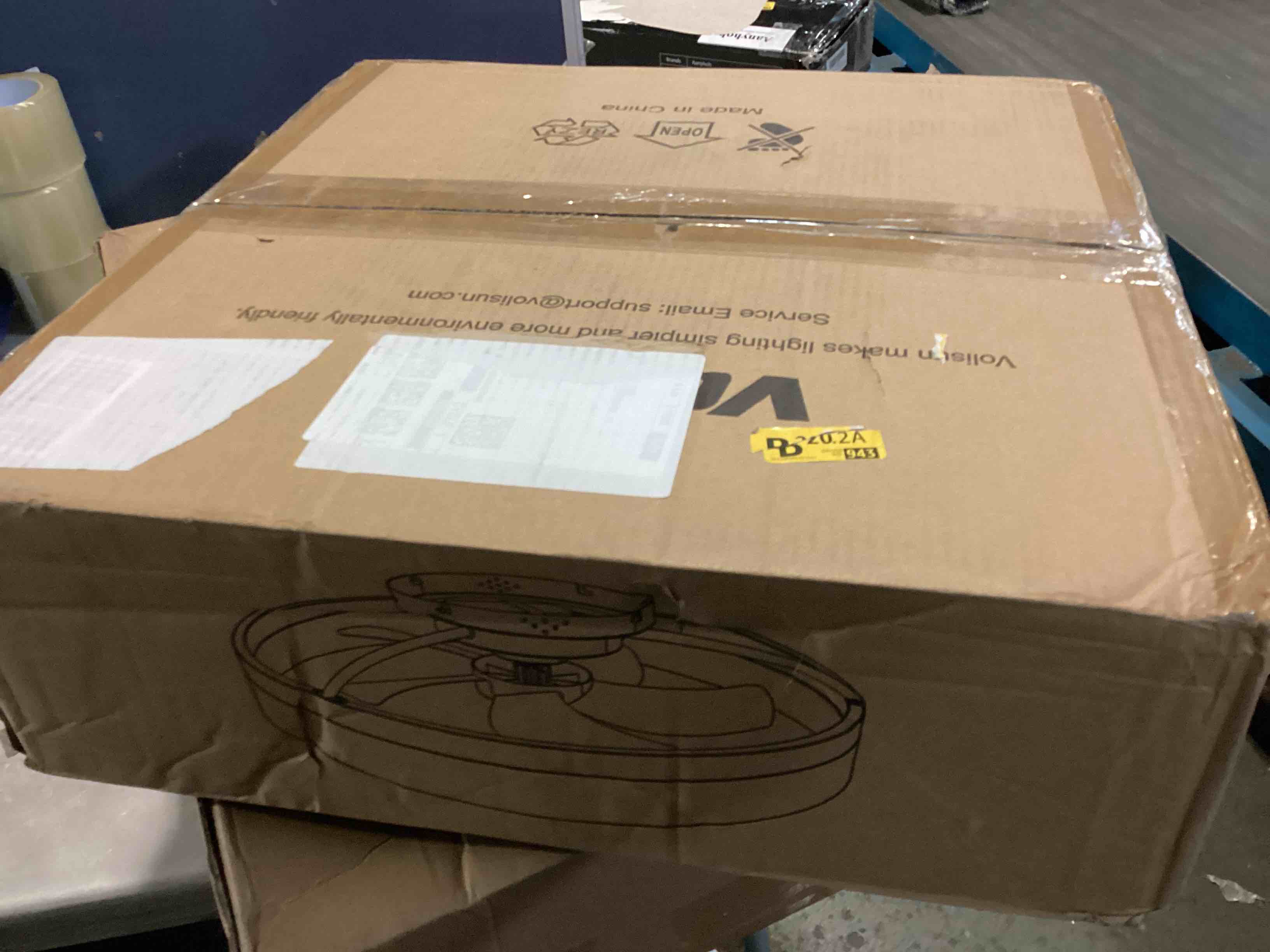 https://s3.amazonaws.com/lotting-images-prod/bidfta/RED4971400_1702646262250.jpeg