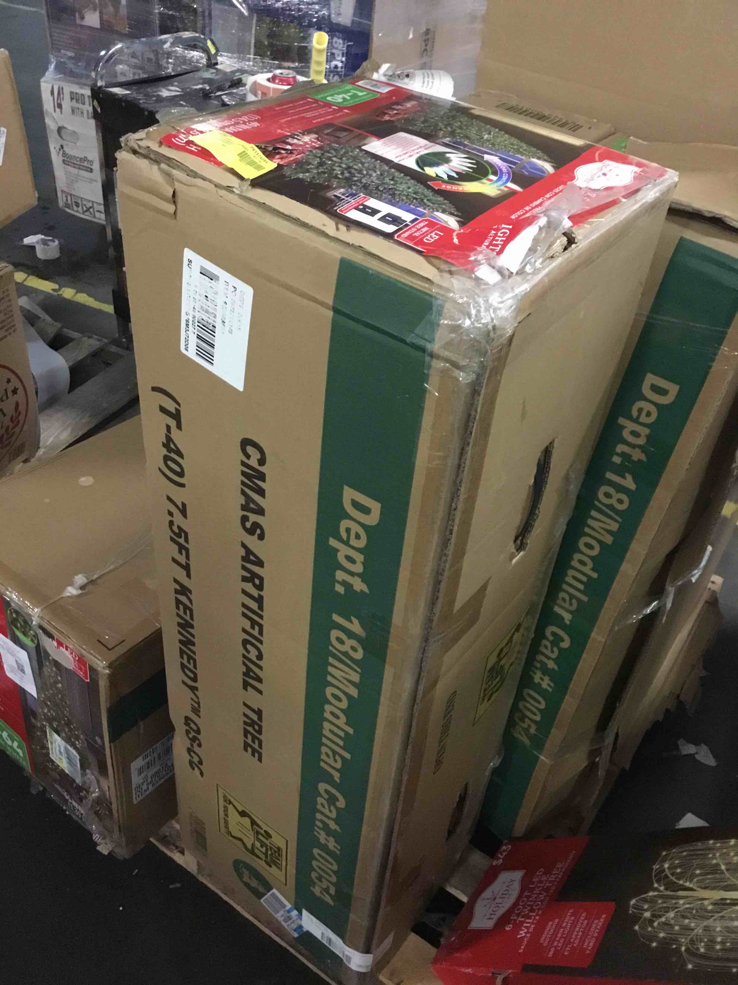 https://s3.amazonaws.com/lotting-images-prod/bidfta/RED4972009_1702057983595.jpeg