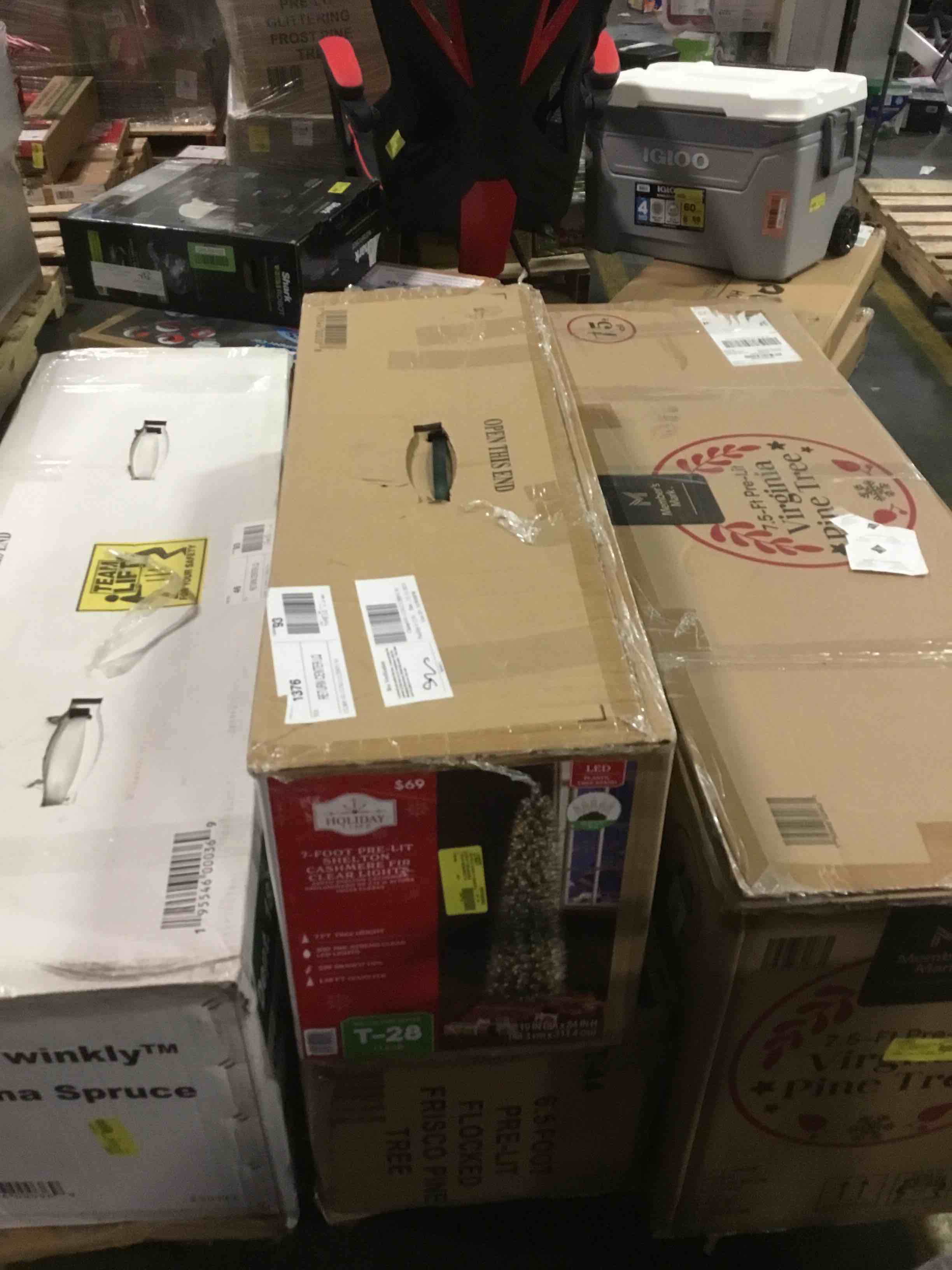 https://s3.amazonaws.com/lotting-images-prod/bidfta/RED4972034_1702061249262.jpeg
