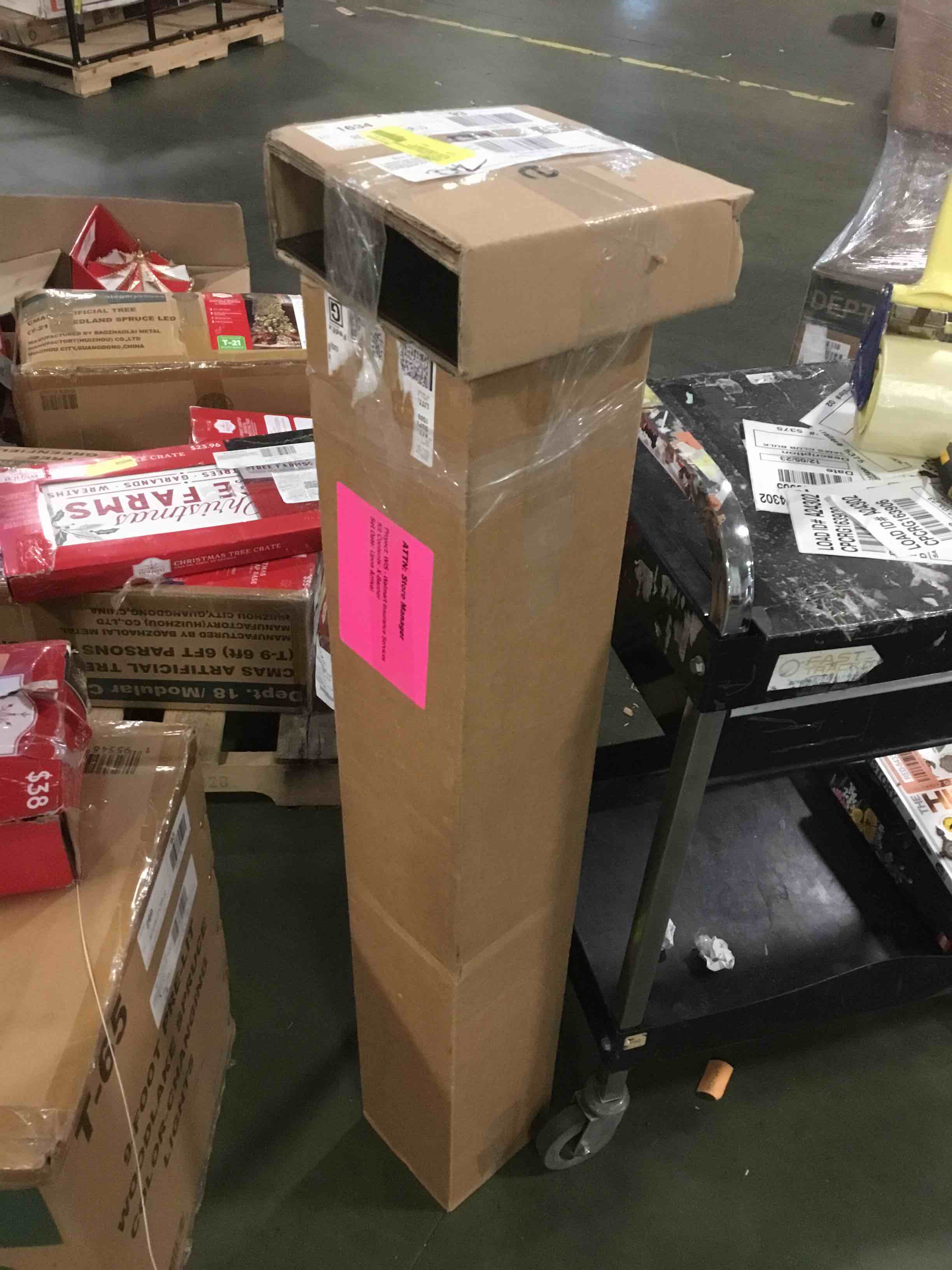 https://s3.amazonaws.com/lotting-images-prod/bidfta/RED4972040_1702386913792.jpeg
