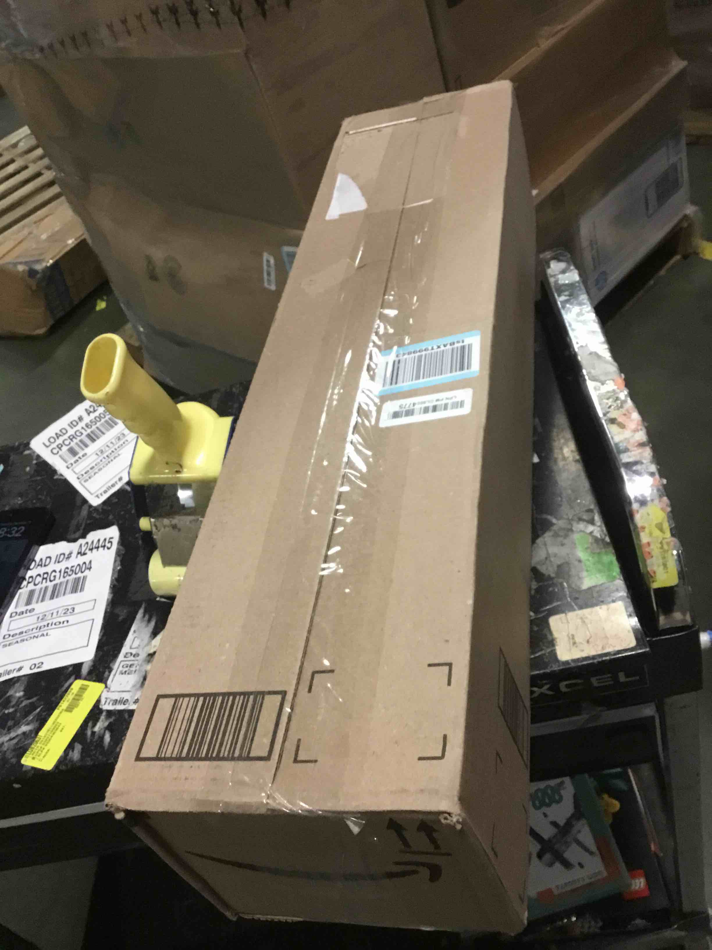 https://s3.amazonaws.com/lotting-images-prod/bidfta/RED4972397_1702560732172.jpeg