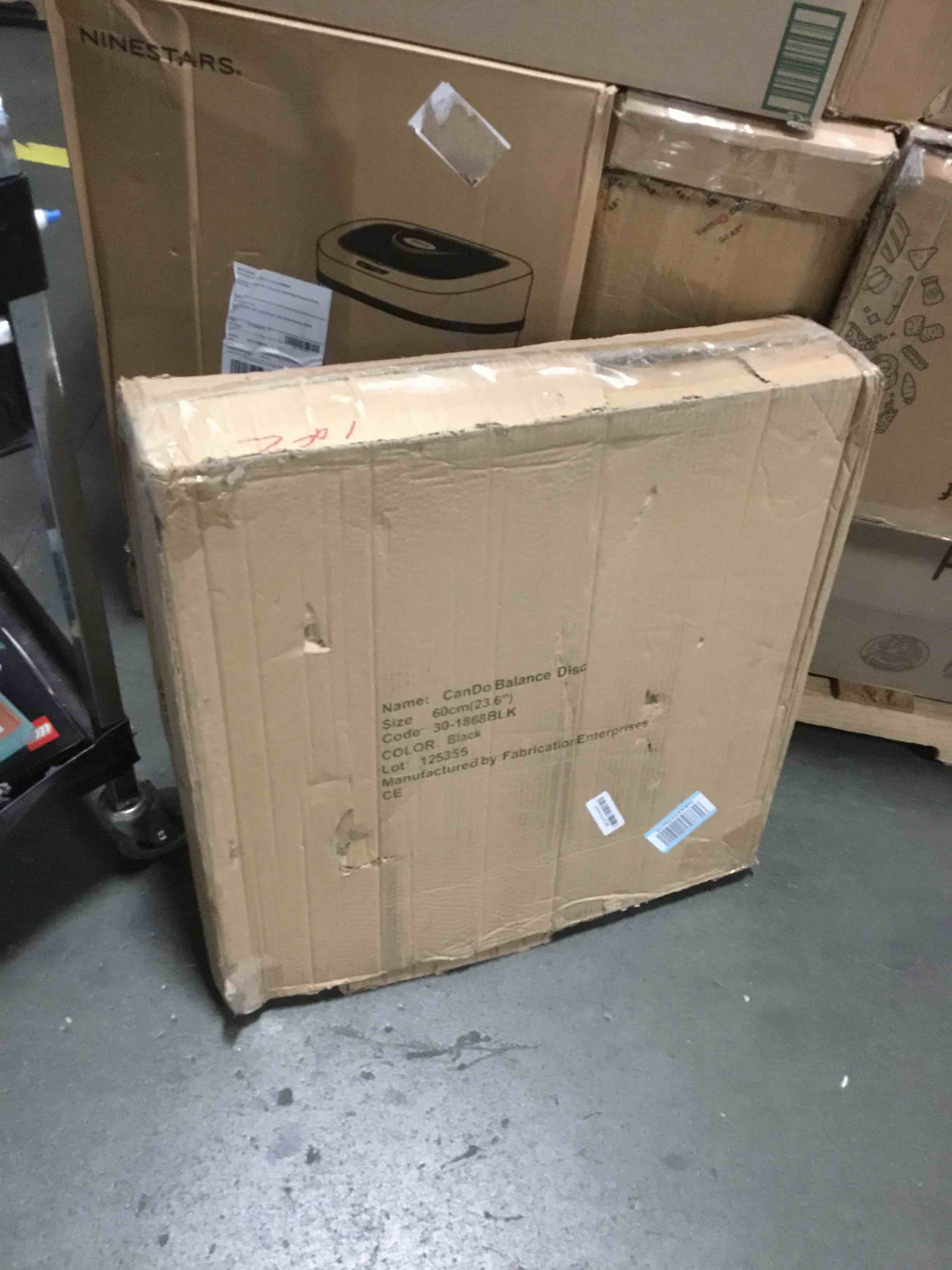 https://s3.amazonaws.com/lotting-images-prod/bidfta/RED4972400_1702561090371.jpeg