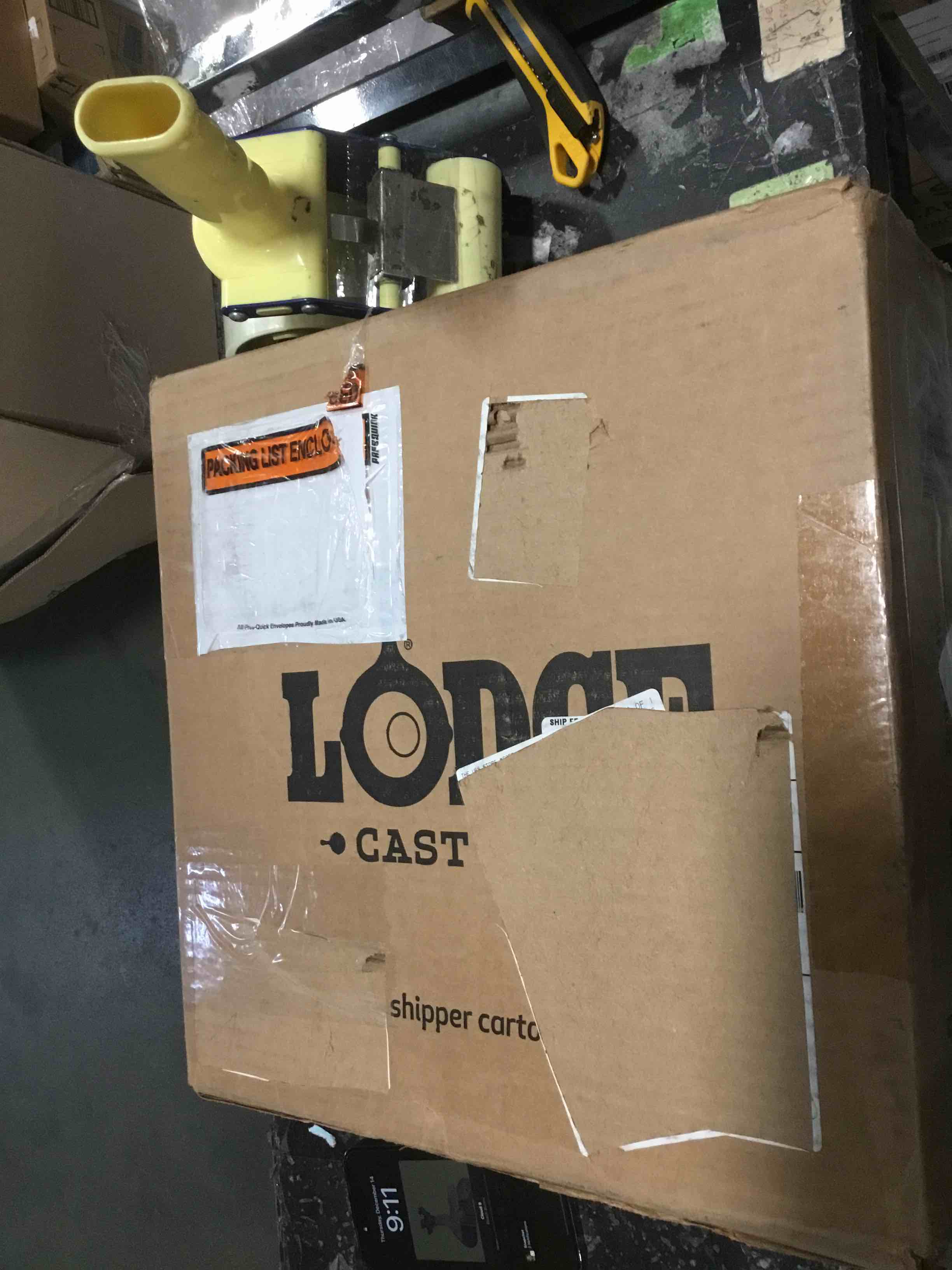 https://s3.amazonaws.com/lotting-images-prod/bidfta/RED4972410_1702563113329.jpeg