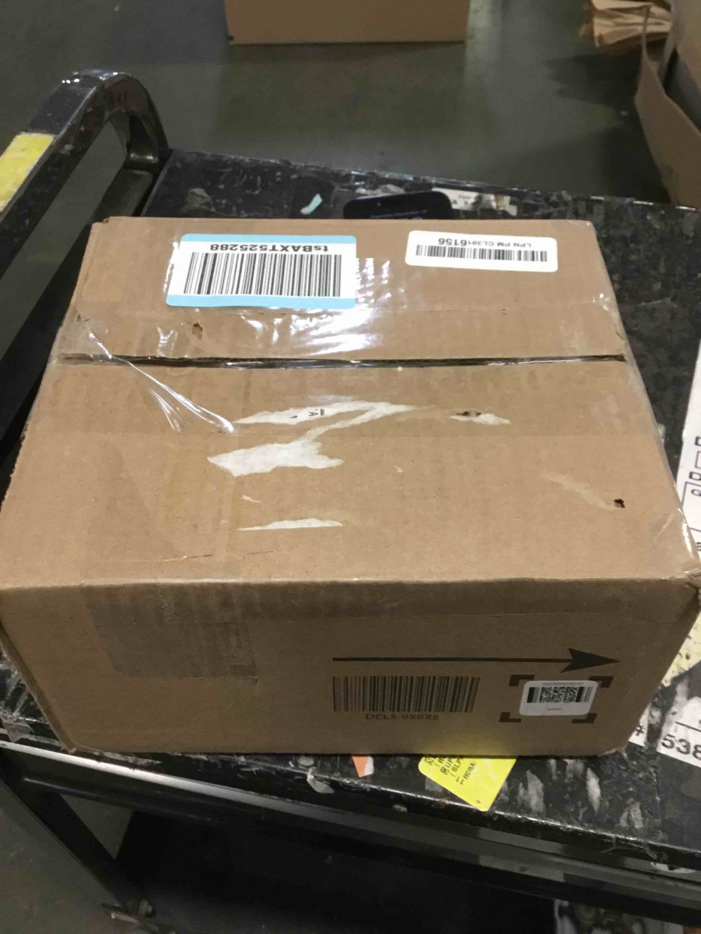 https://s3.amazonaws.com/lotting-images-prod/bidfta/RED4972425_1702565767420.jpeg