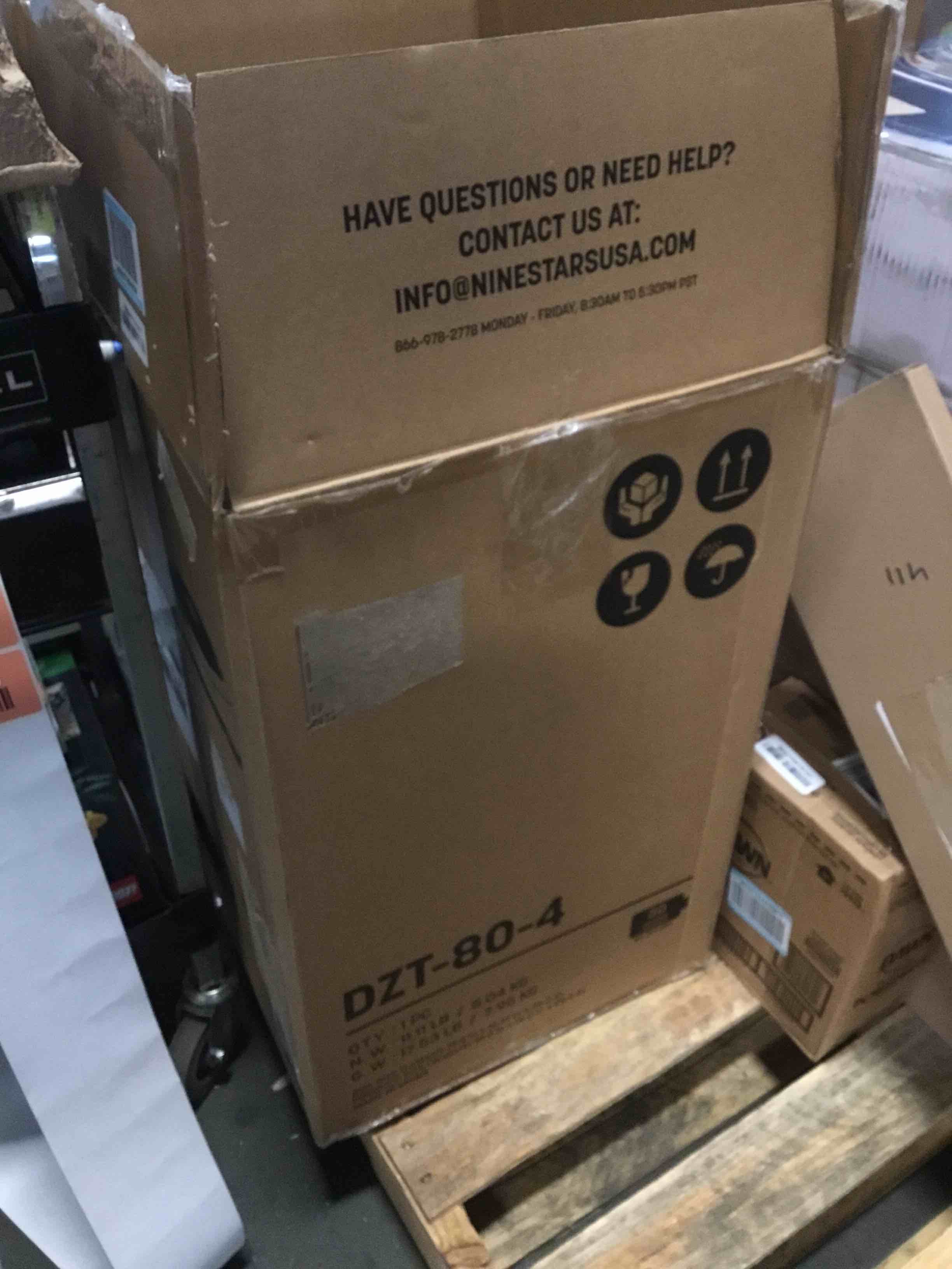 https://s3.amazonaws.com/lotting-images-prod/bidfta/RED4972426_1702567437249.jpeg