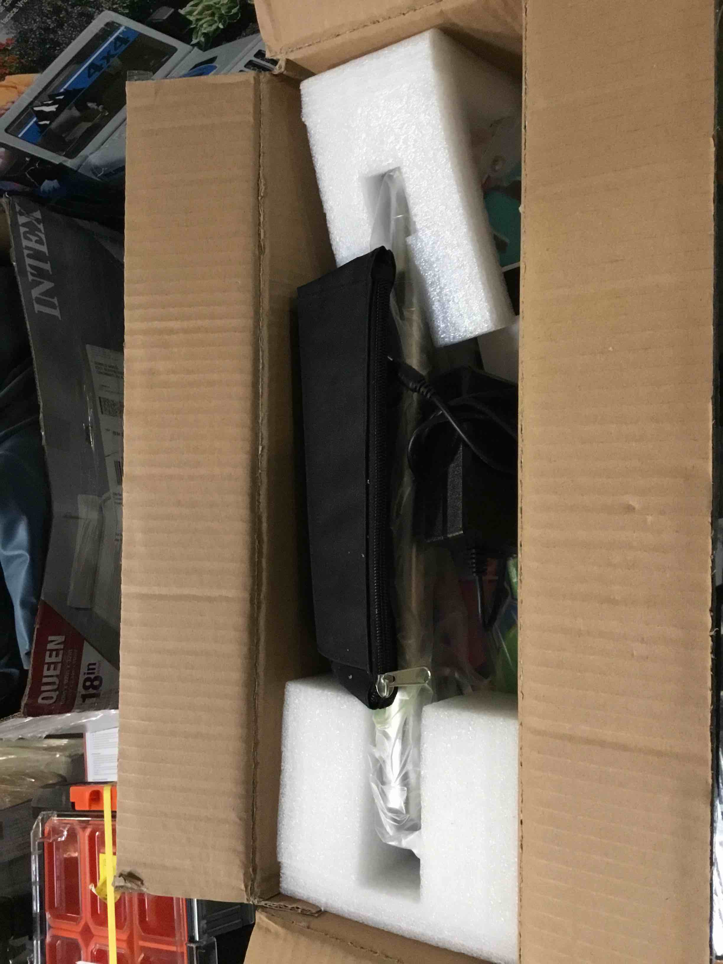 https://s3.amazonaws.com/lotting-images-prod/bidfta/RED4972688_1702669732195.jpeg