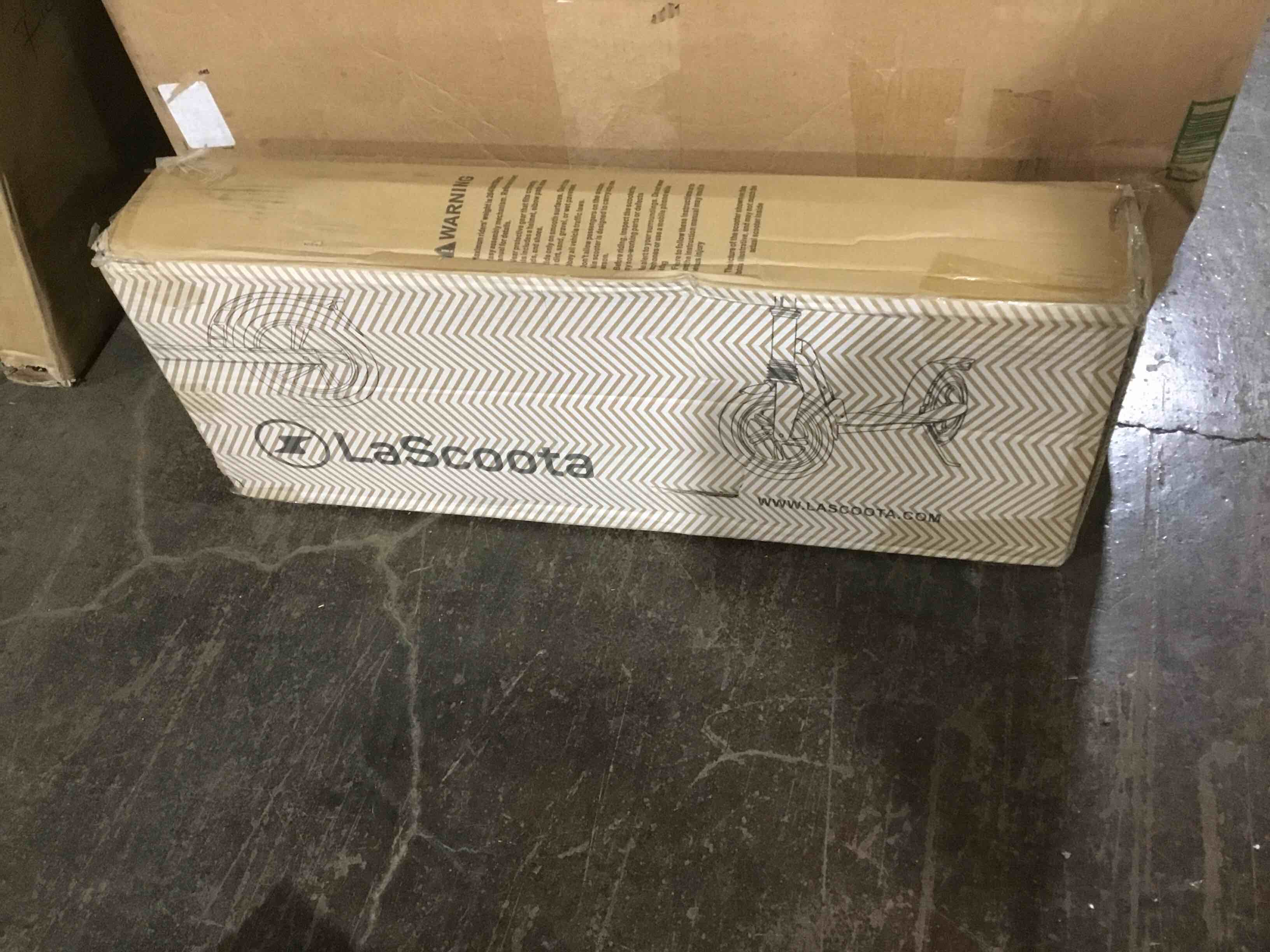 https://s3.amazonaws.com/lotting-images-prod/bidfta/RED4973702_1706287761721.jpeg