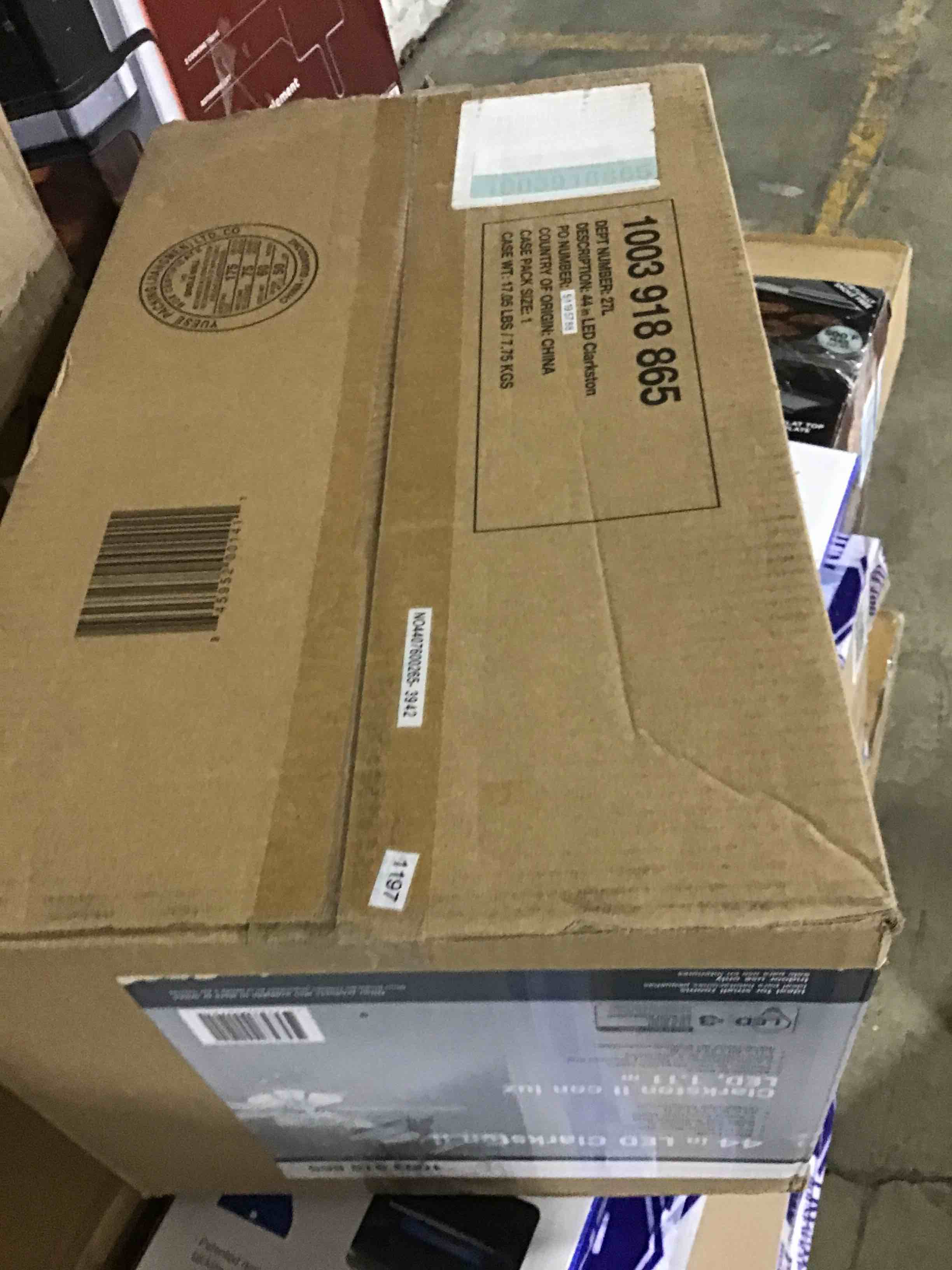 https://s3.amazonaws.com/lotting-images-prod/bidfta/RED4979850_1702496181425.jpeg