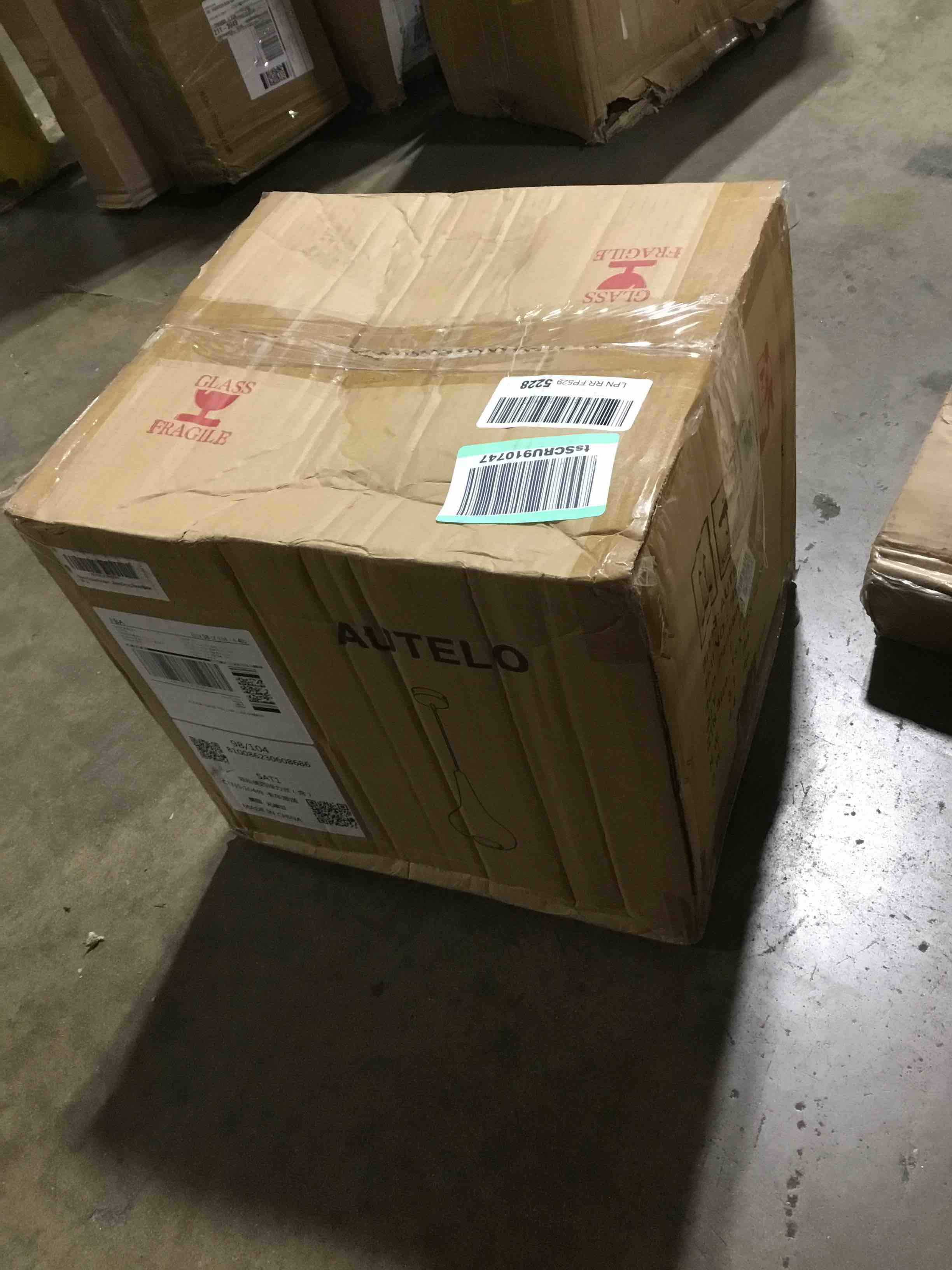 https://s3.amazonaws.com/lotting-images-prod/bidfta/RED4981491_1694100617829.jpeg