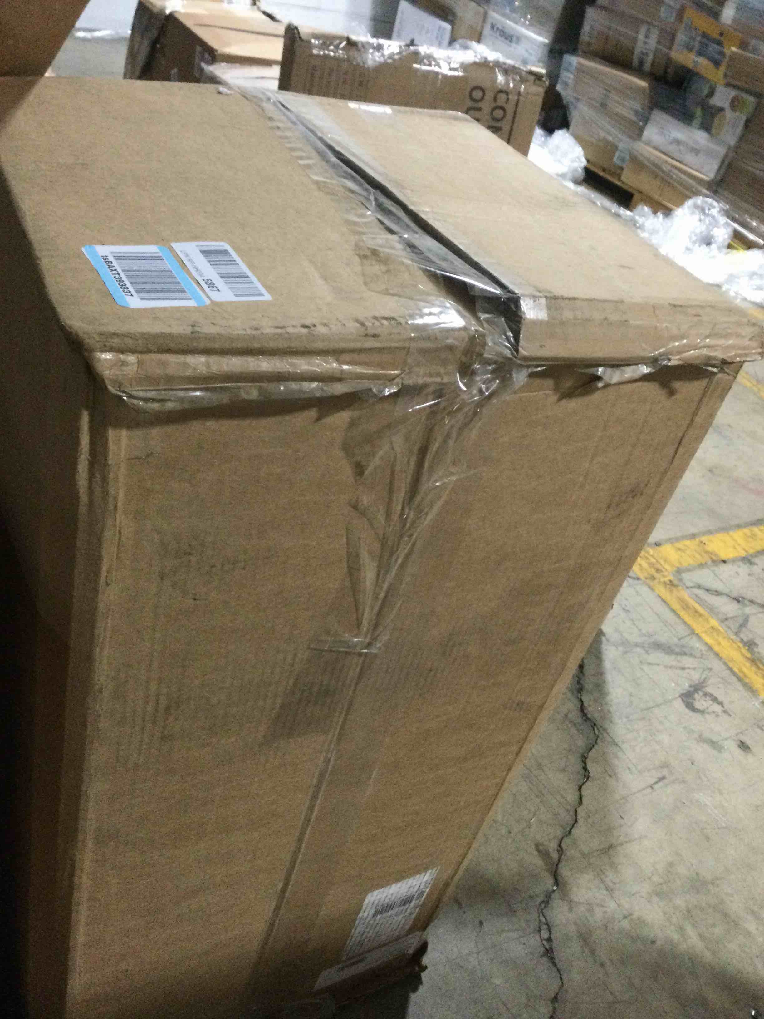 https://s3.amazonaws.com/lotting-images-prod/bidfta/RED4983395_1712702586186.jpeg