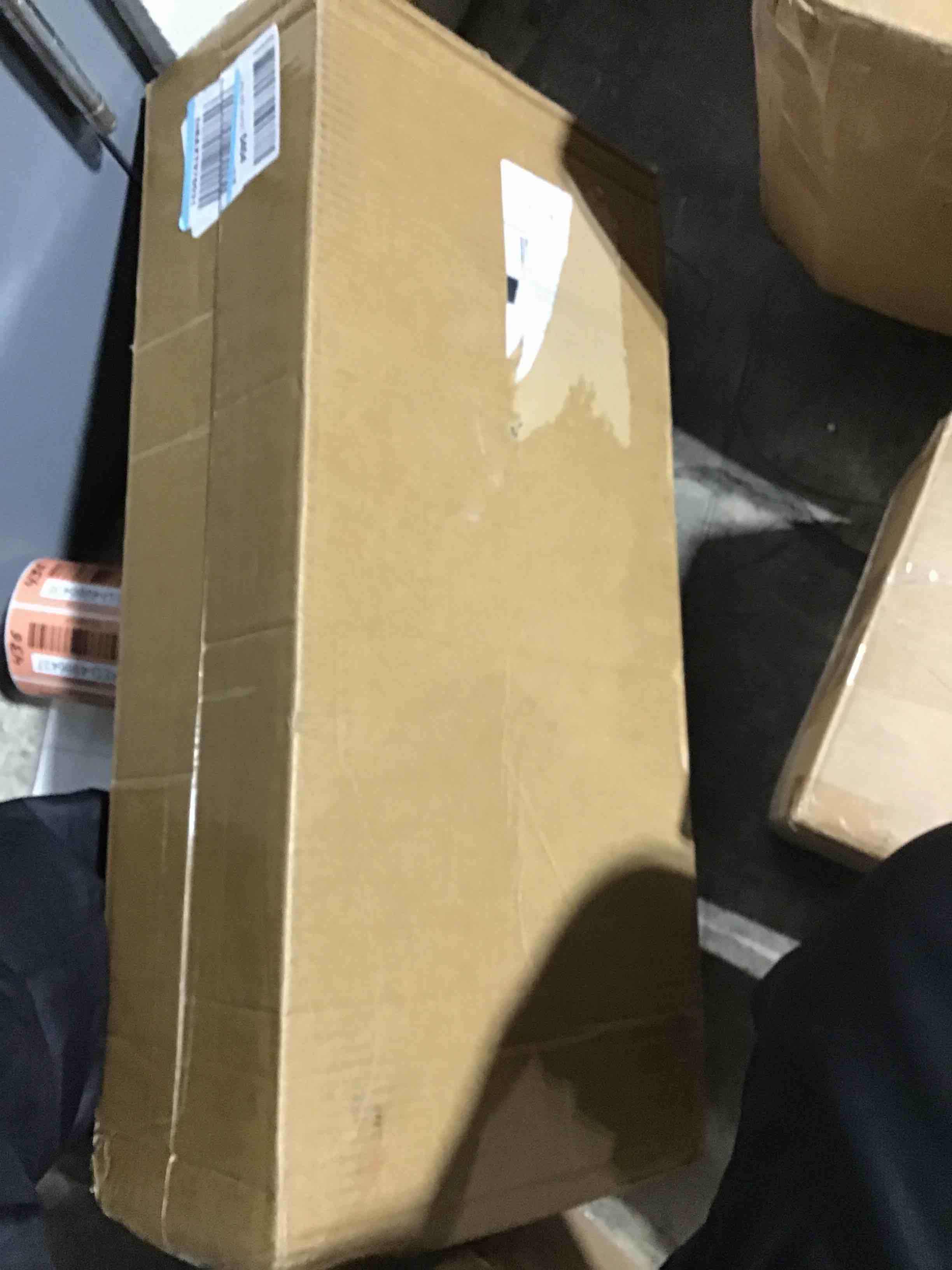 https://s3.amazonaws.com/lotting-images-prod/bidfta/RED4986412_1705701317827.jpeg