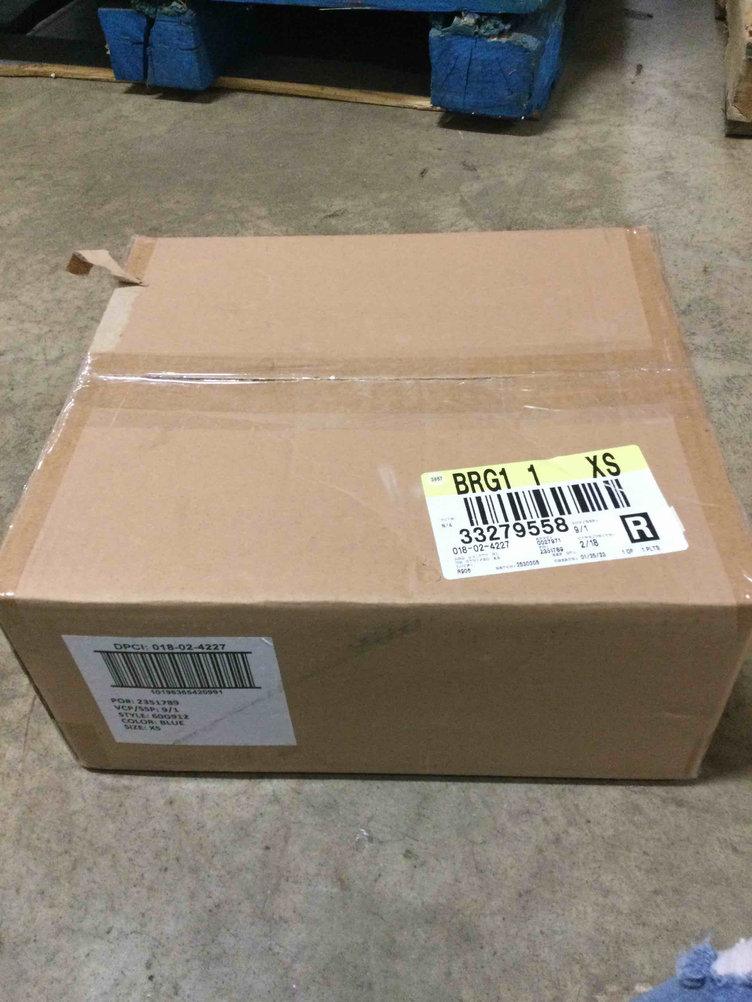 https://s3.amazonaws.com/lotting-images-prod/bidfta/RED4986796_1690982351021.jpeg