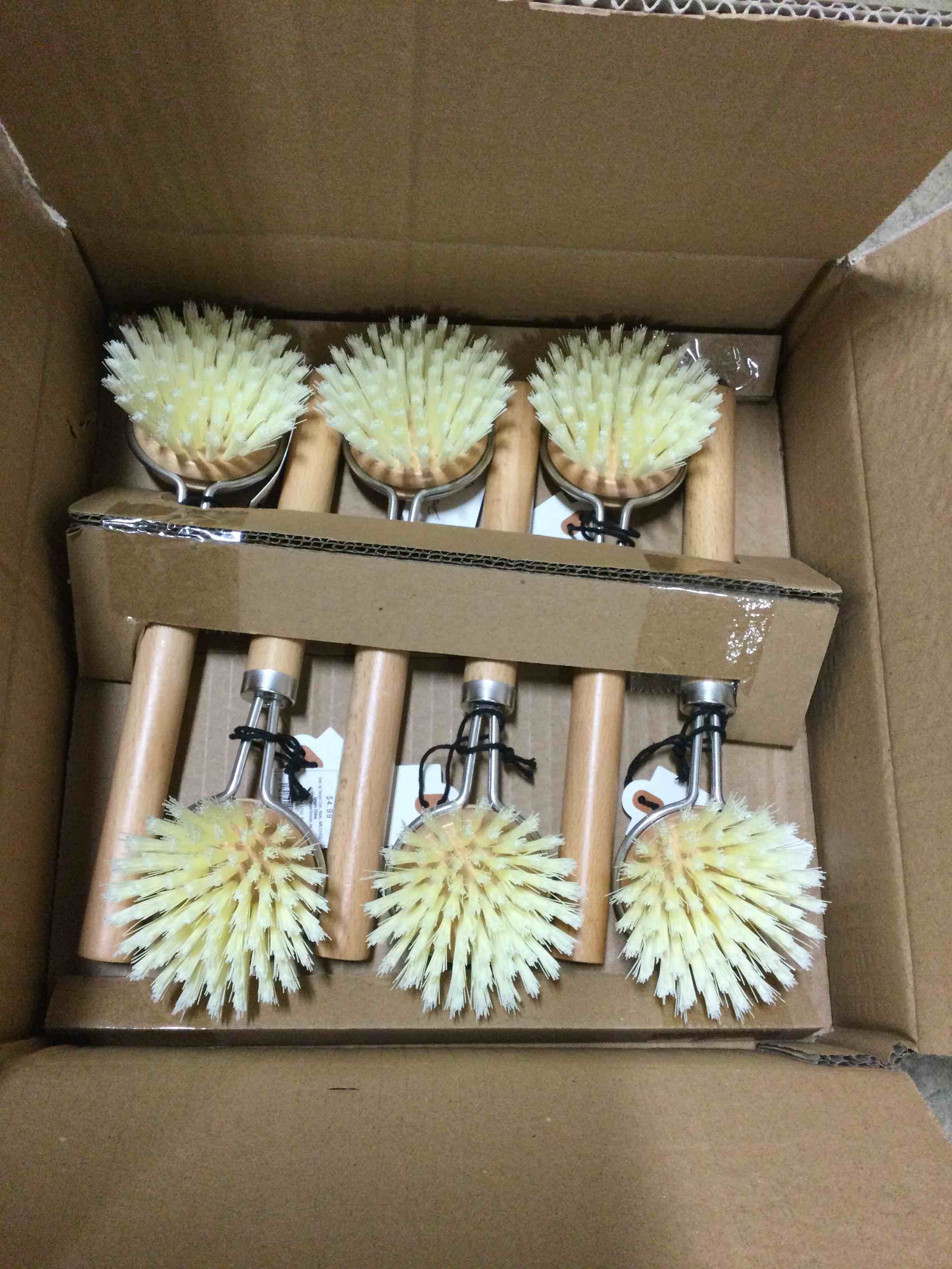 https://s3.amazonaws.com/lotting-images-prod/bidfta/RED4986799_1690982635808.jpeg