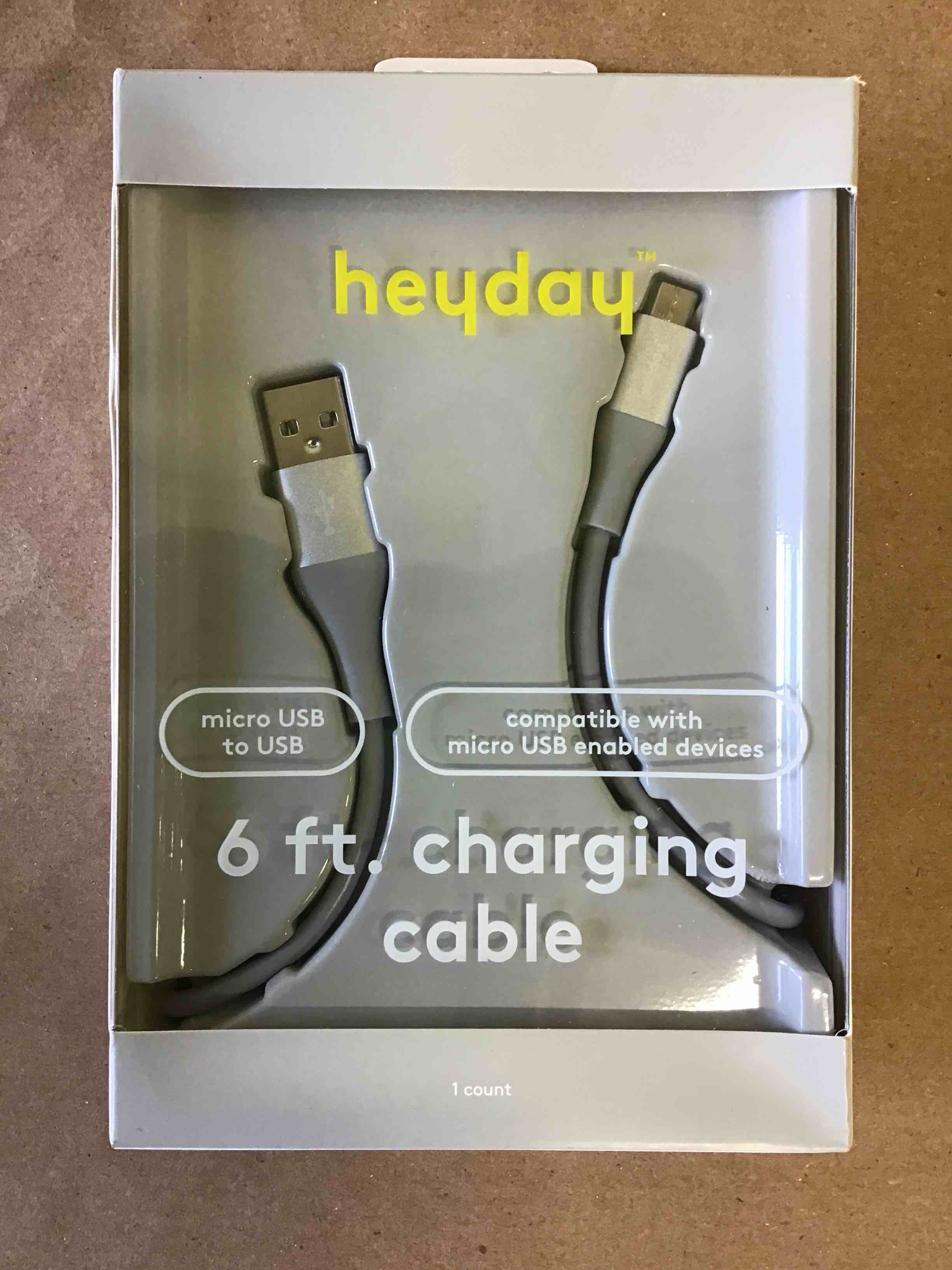 https://s3.amazonaws.com/lotting-images-prod/bidfta/RED4987670_1691076996461.jpeg