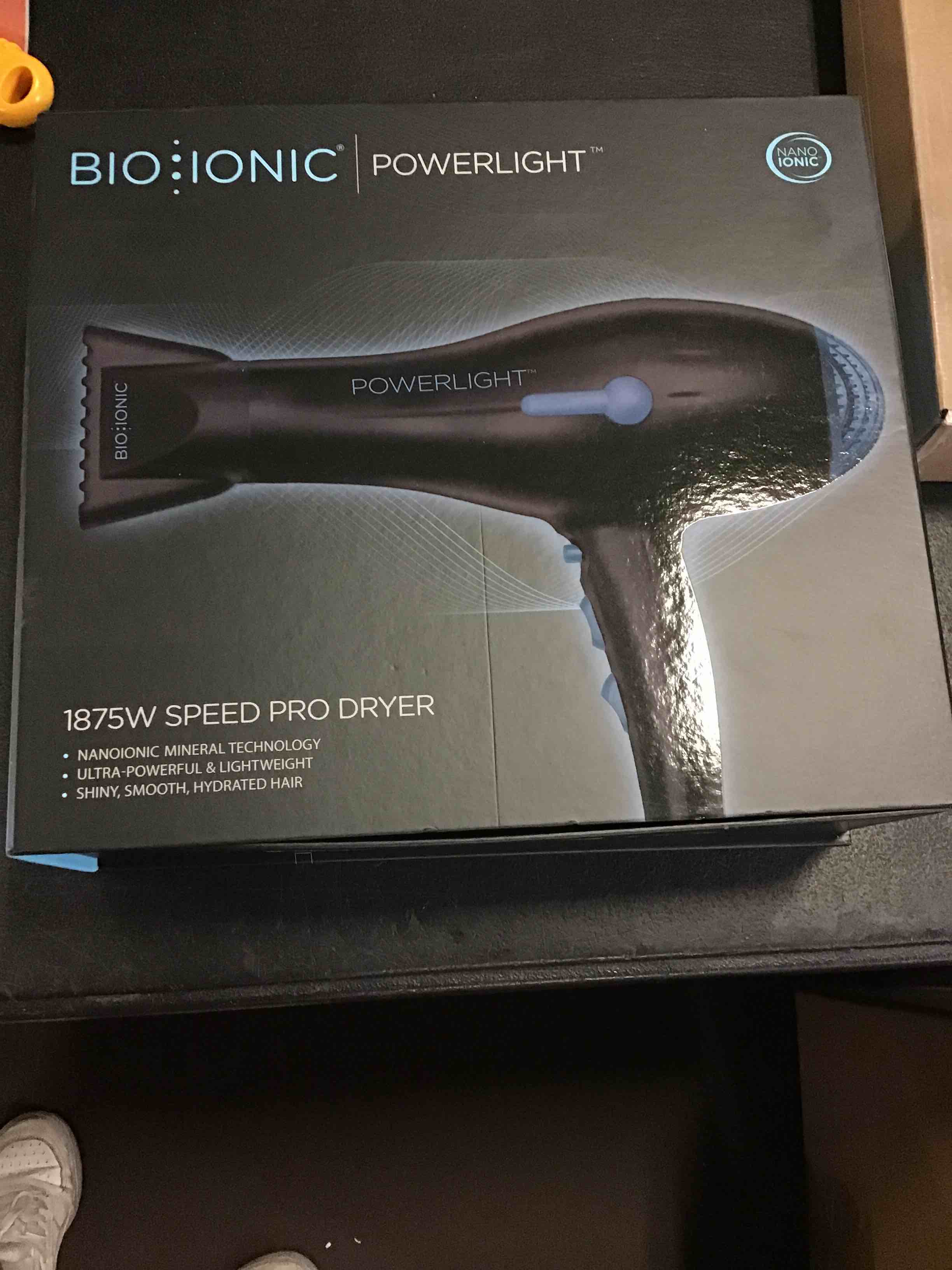 https://s3.amazonaws.com/lotting-images-prod/bidfta/RED4990236_1685723731446.jpeg