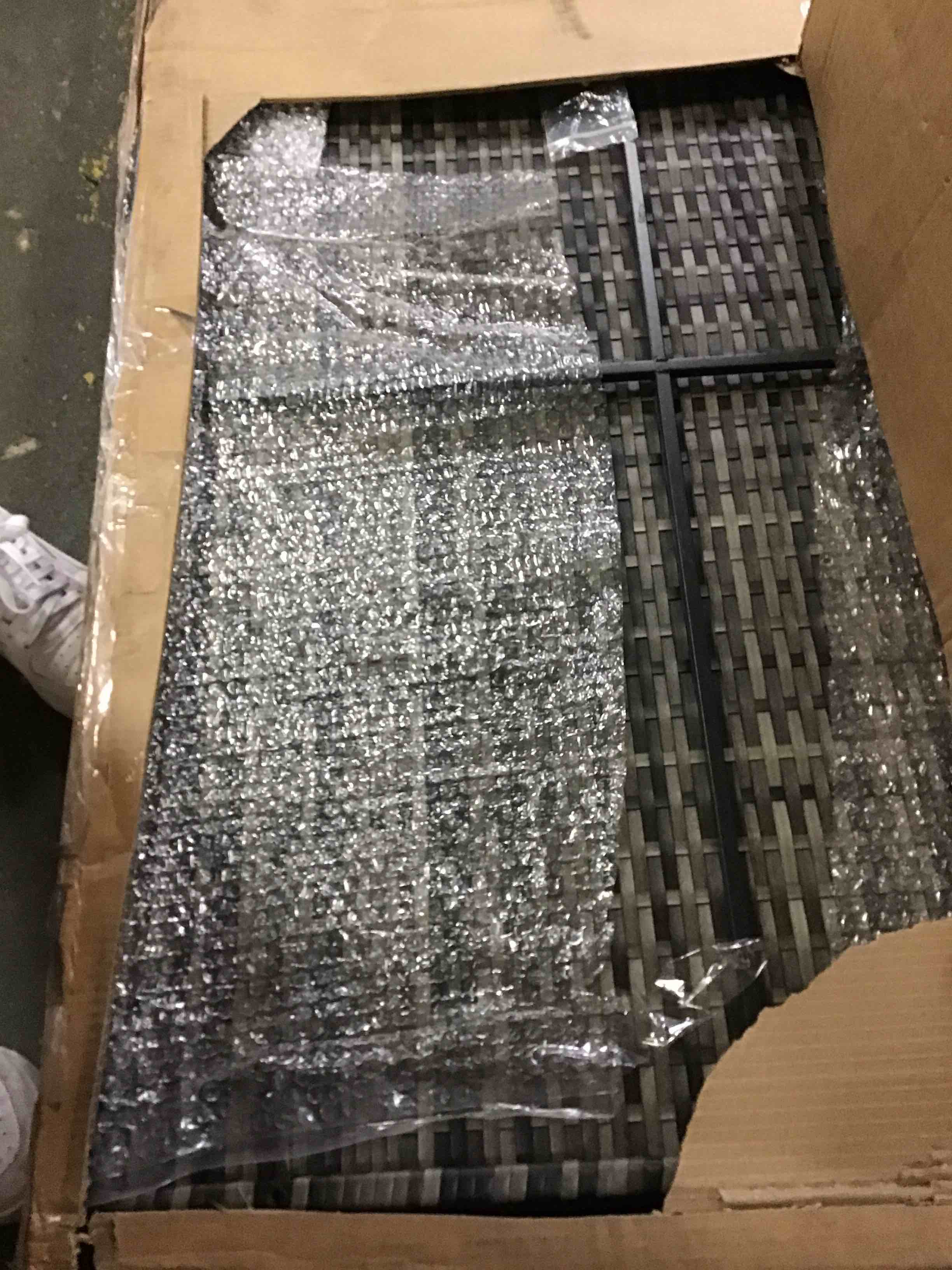https://s3.amazonaws.com/lotting-images-prod/bidfta/RED4990563_1686055961077.jpeg