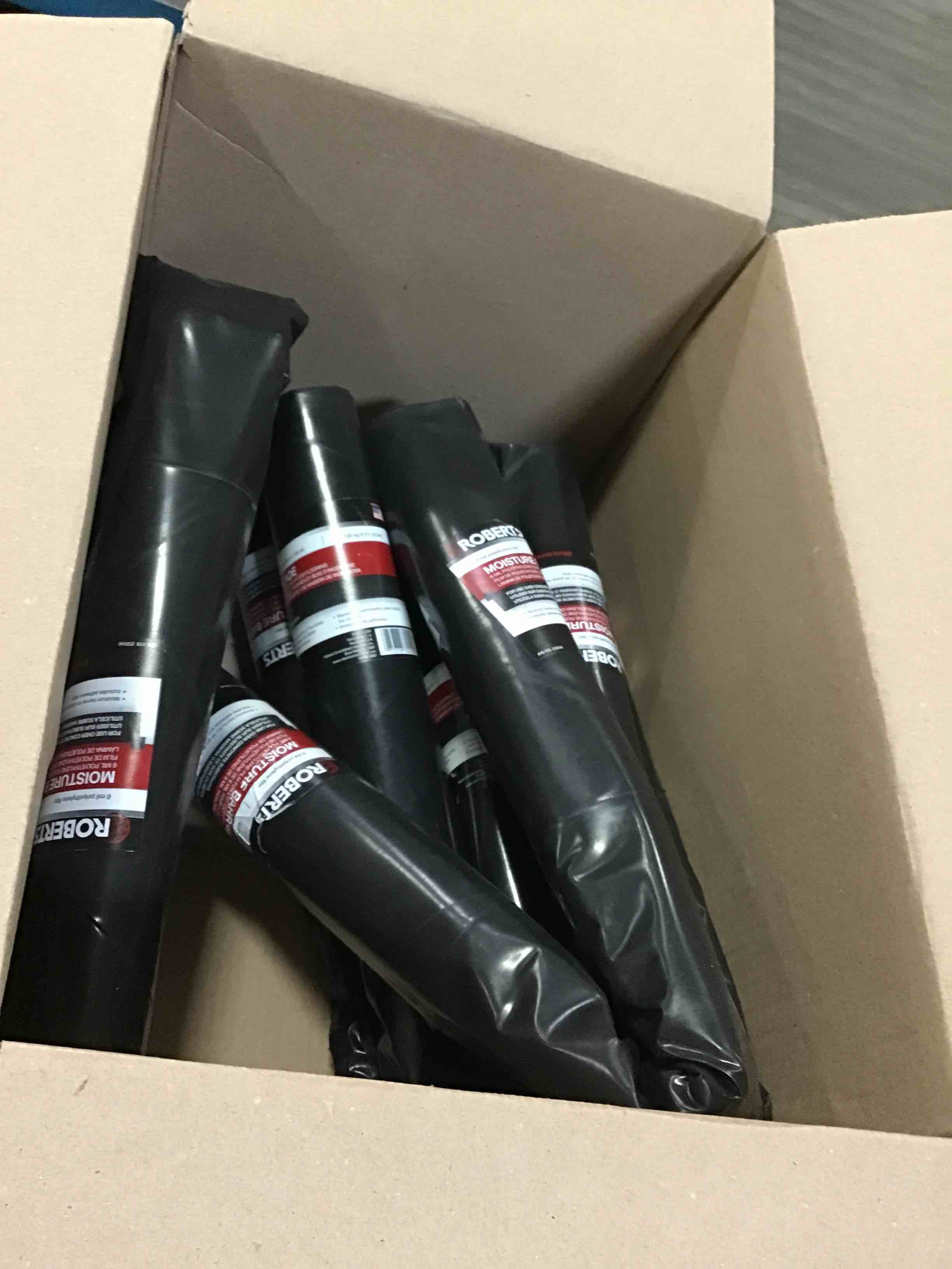 https://s3.amazonaws.com/lotting-images-prod/bidfta/RED4994456_1684931800432.jpeg