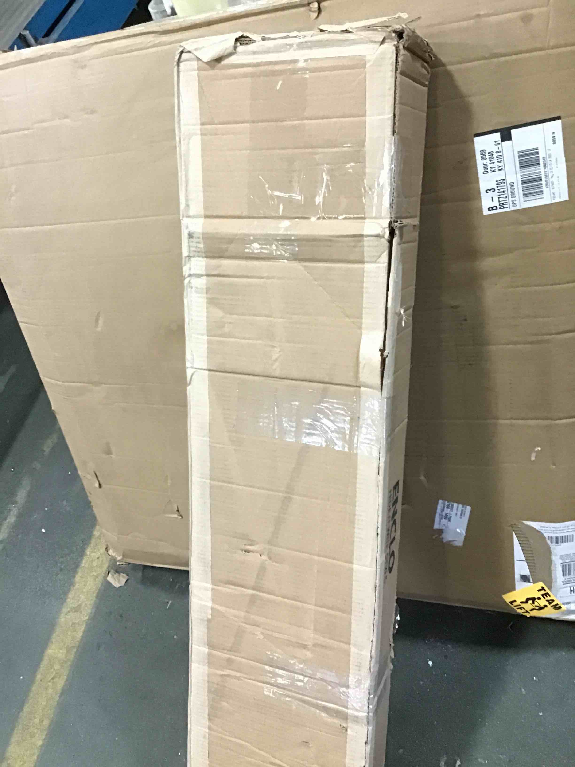 https://s3.amazonaws.com/lotting-images-prod/bidfta/RED4995048_1685127094018.jpeg