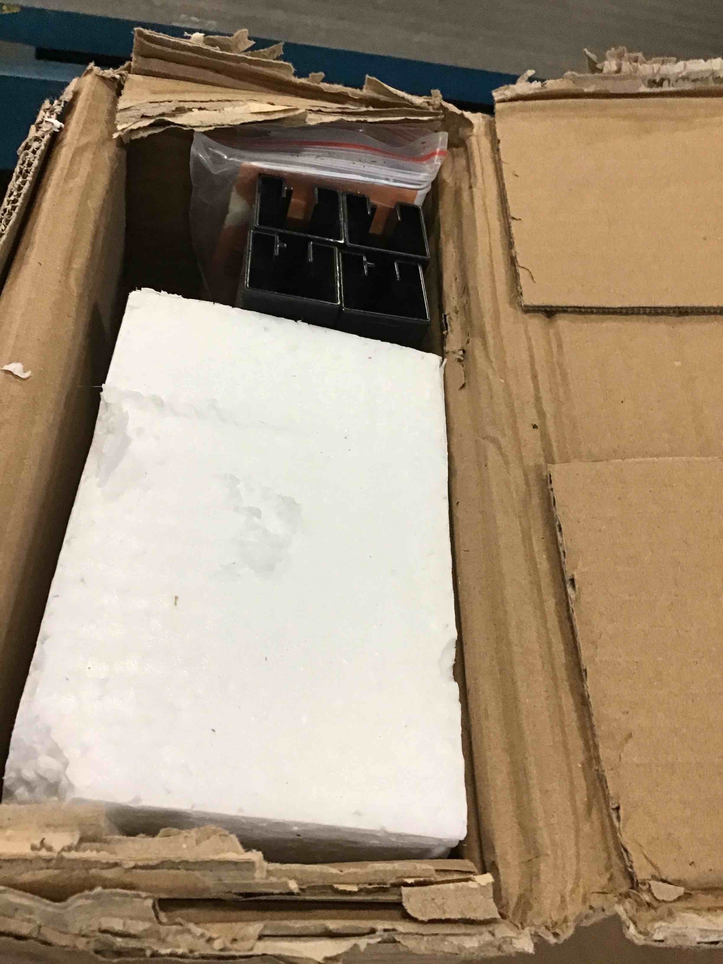 https://s3.amazonaws.com/lotting-images-prod/bidfta/RED4995048_1685127121687.jpeg