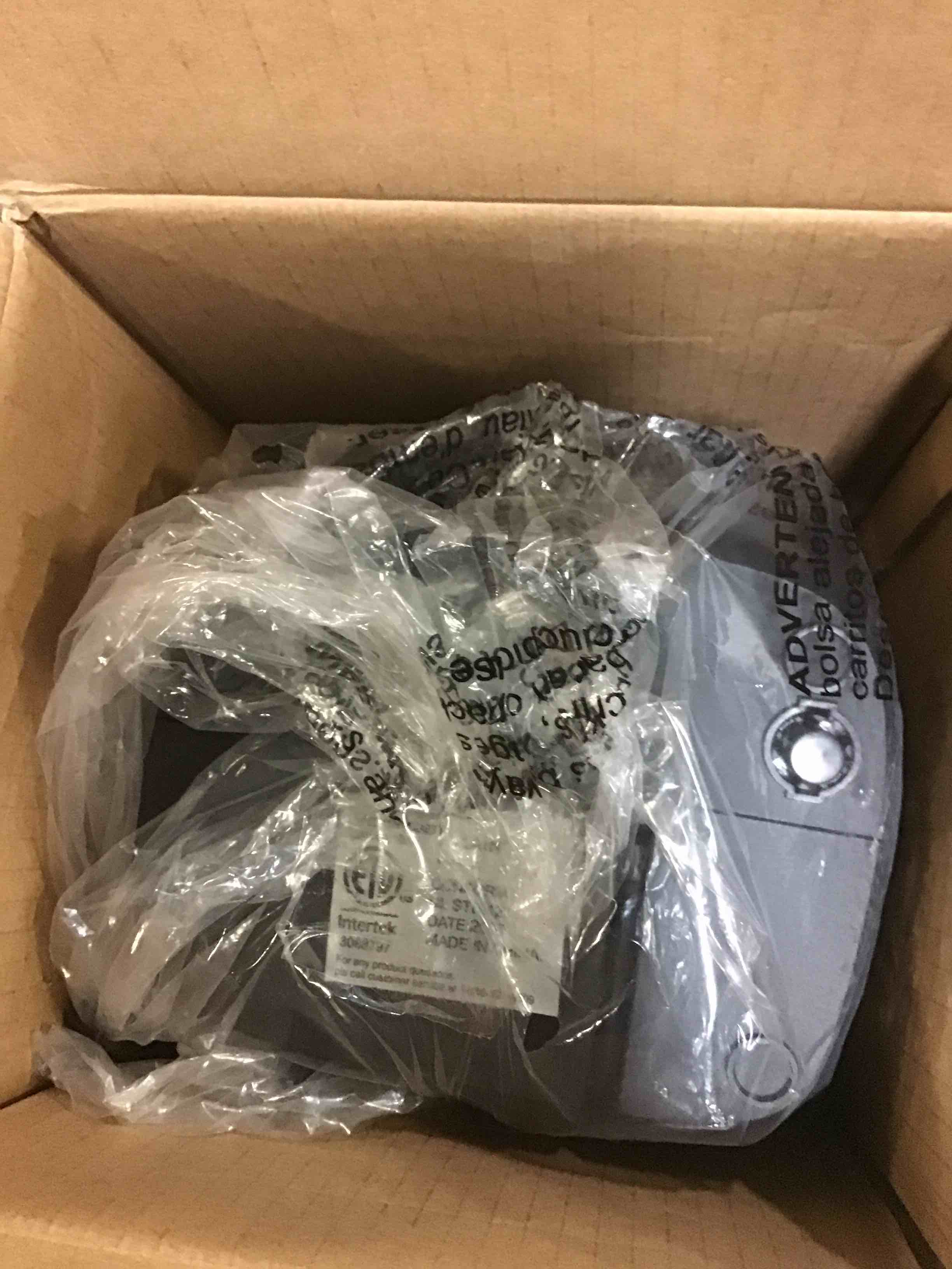 https://s3.amazonaws.com/lotting-images-prod/bidfta/RED4996712_1685558469105.jpeg
