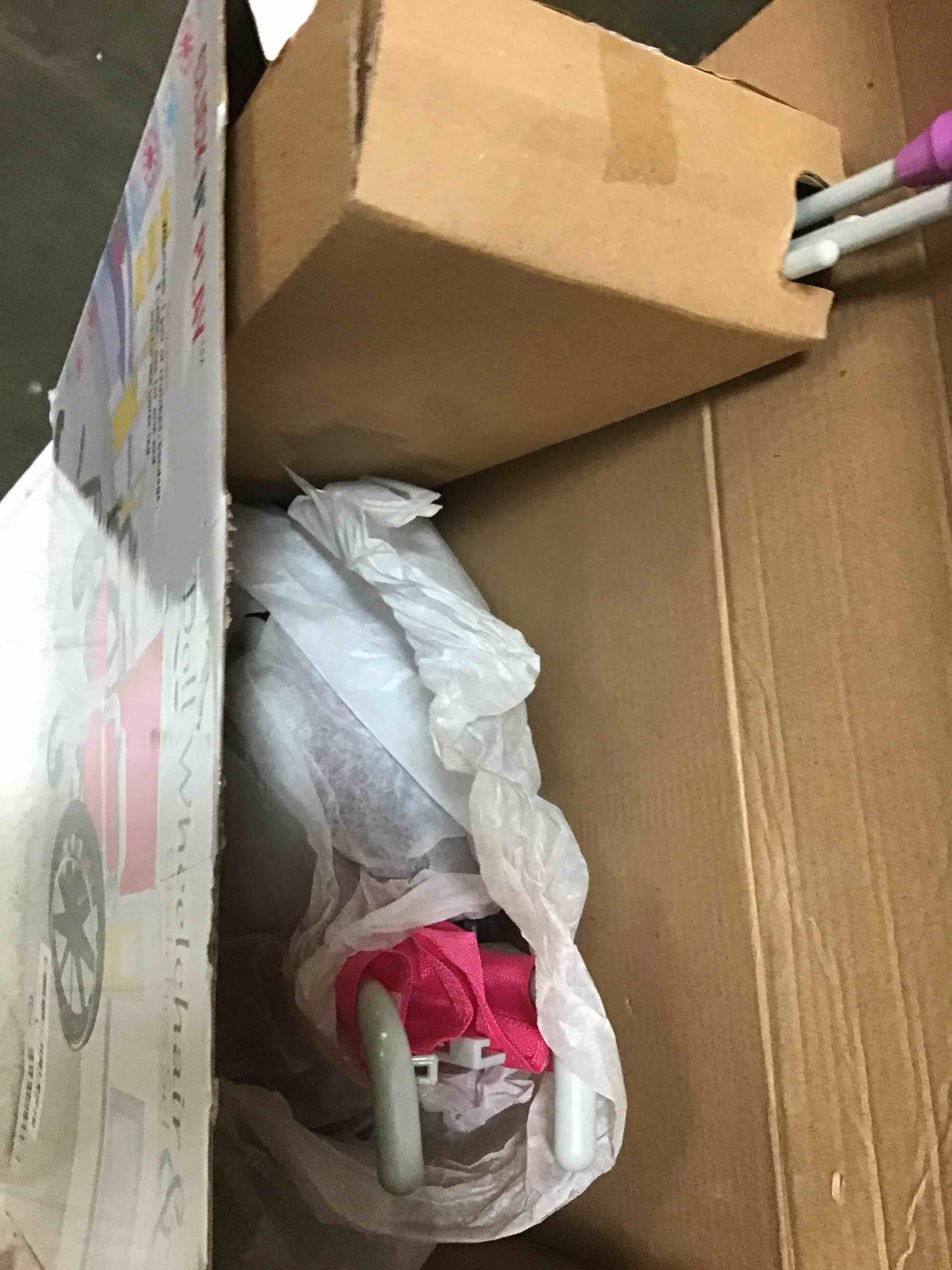 https://s3.amazonaws.com/lotting-images-prod/bidfta/RED4996731_1685563251512.jpeg