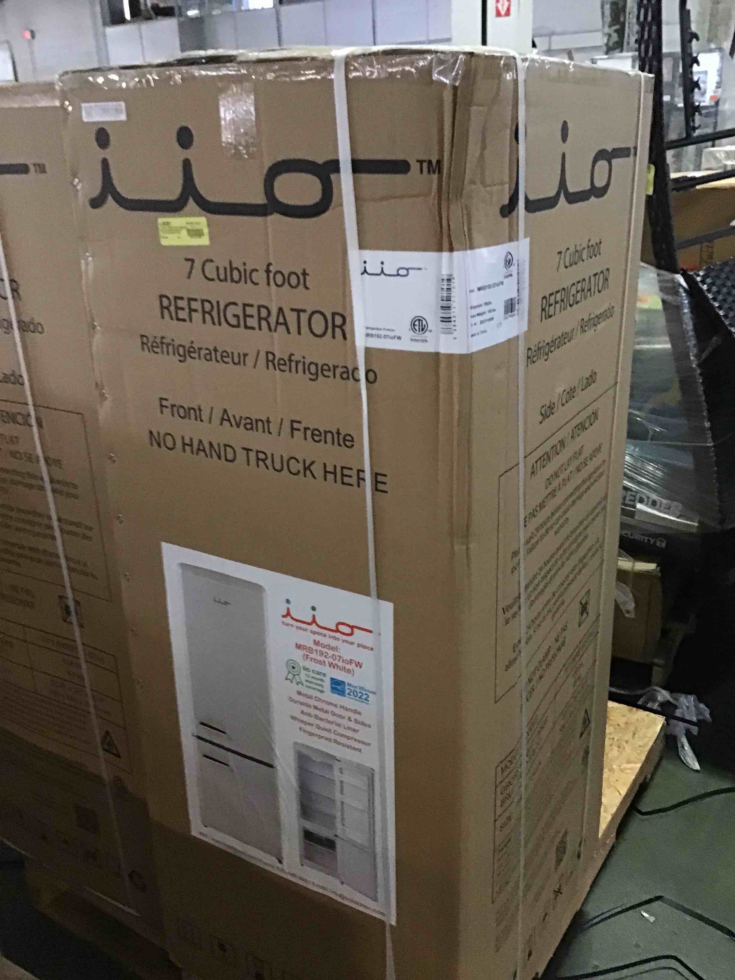 https://s3.amazonaws.com/lotting-images-prod/bidfta/RED5001642_1691495305655.jpeg