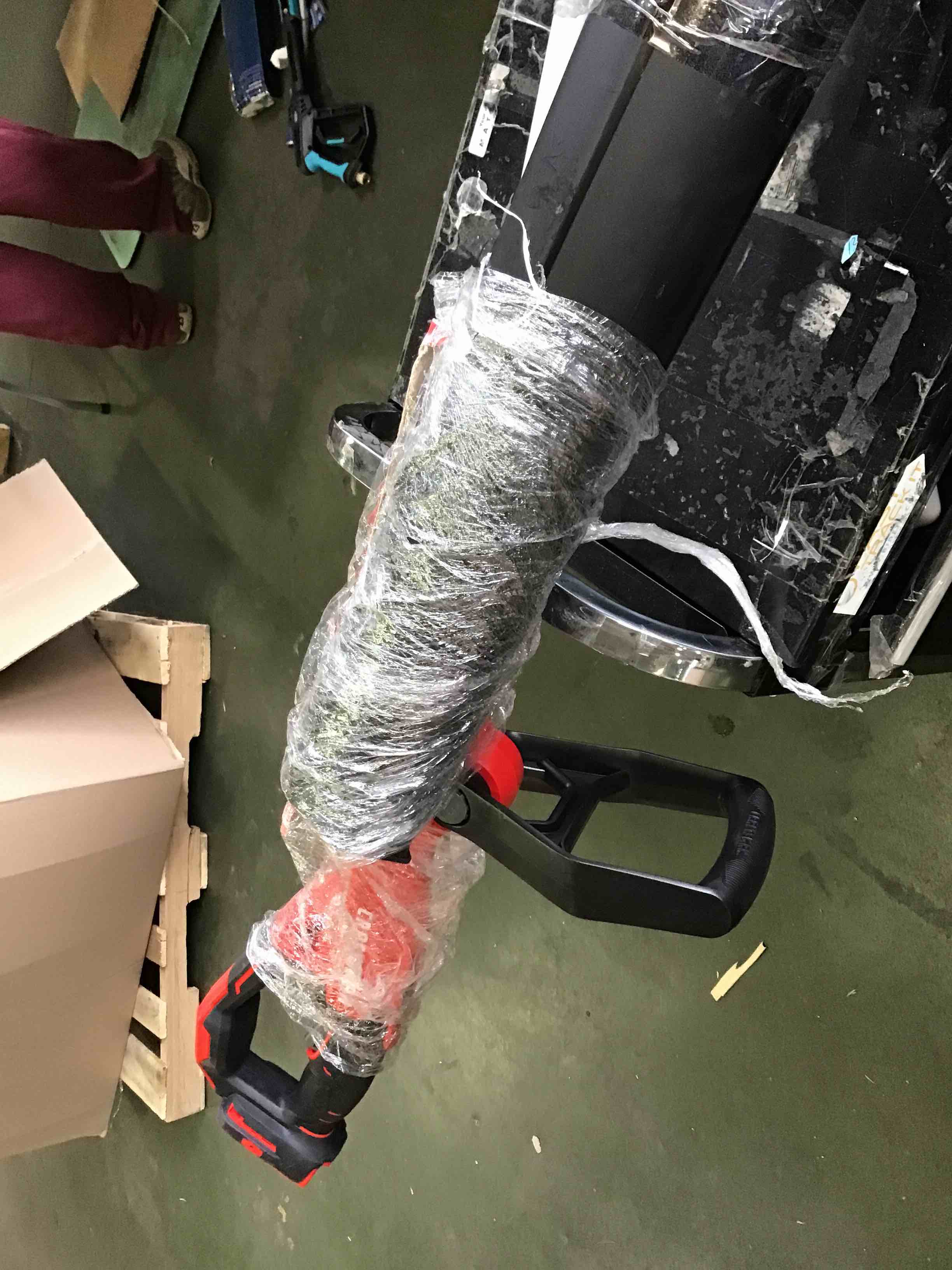 https://s3.amazonaws.com/lotting-images-prod/bidfta/RED5001688_1691507156970.jpeg