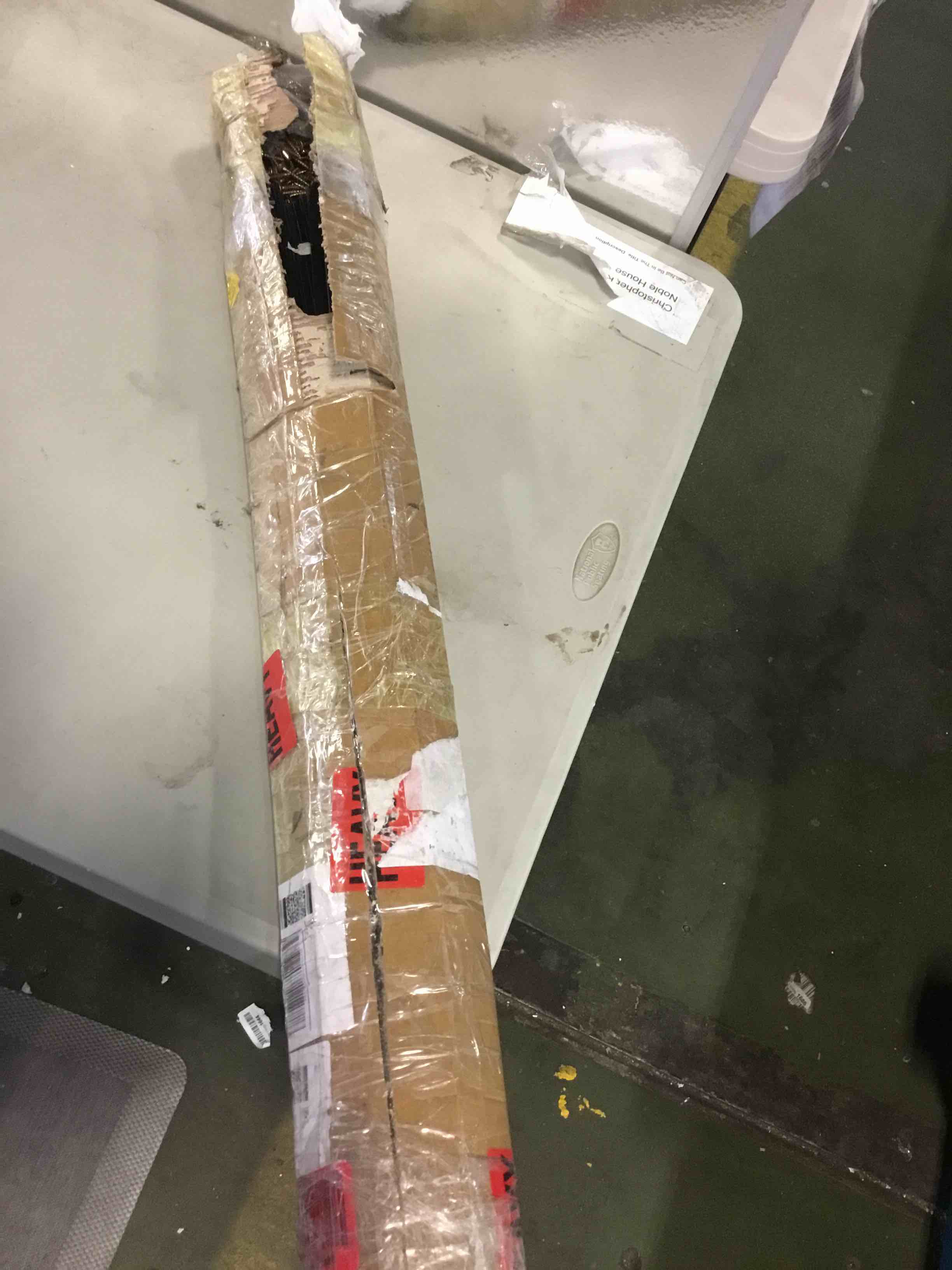 https://s3.amazonaws.com/lotting-images-prod/bidfta/RED5005052_1687786909615.jpeg