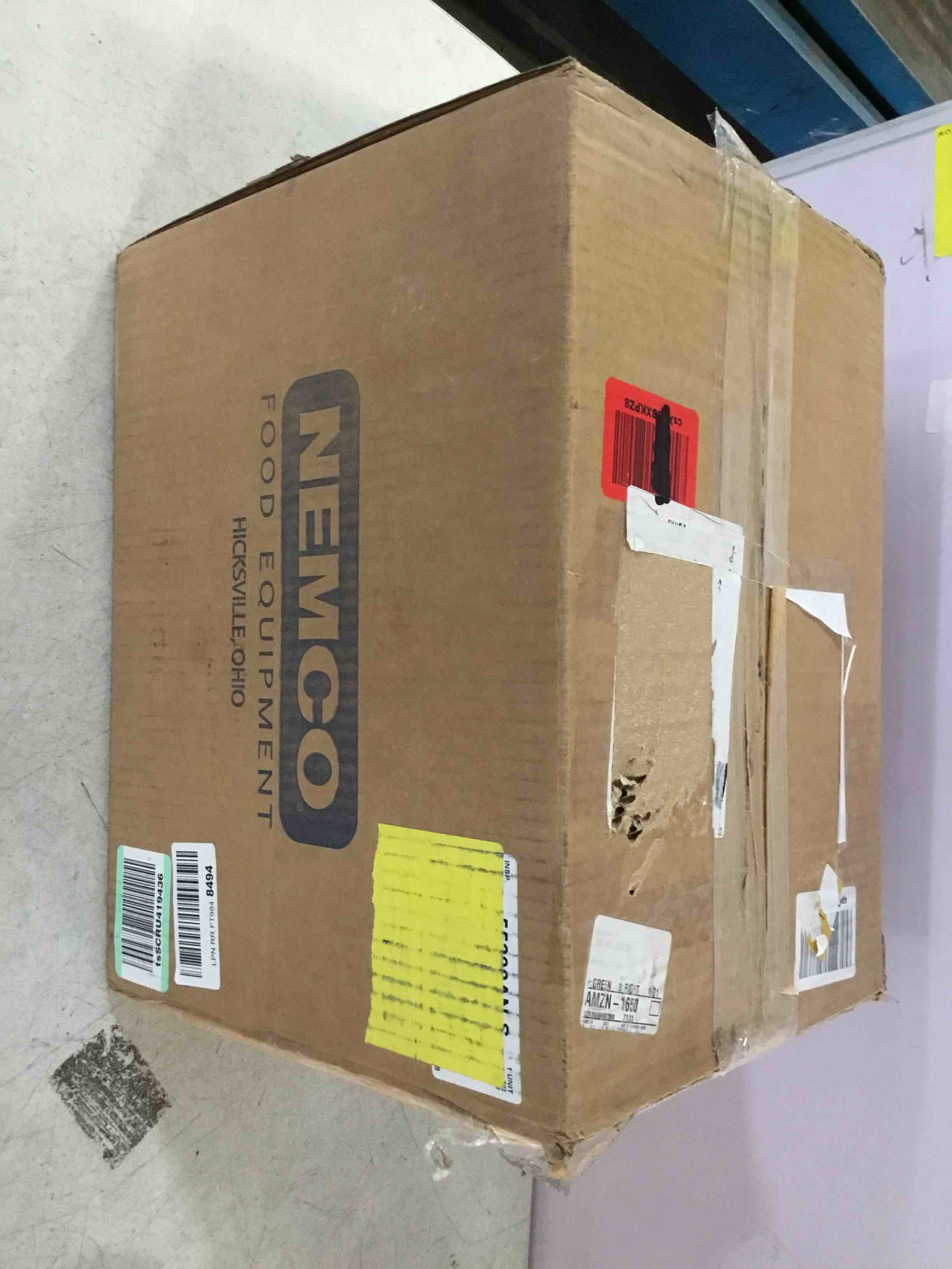 https://s3.amazonaws.com/lotting-images-prod/bidfta/RED5005563_1687976542886.jpeg