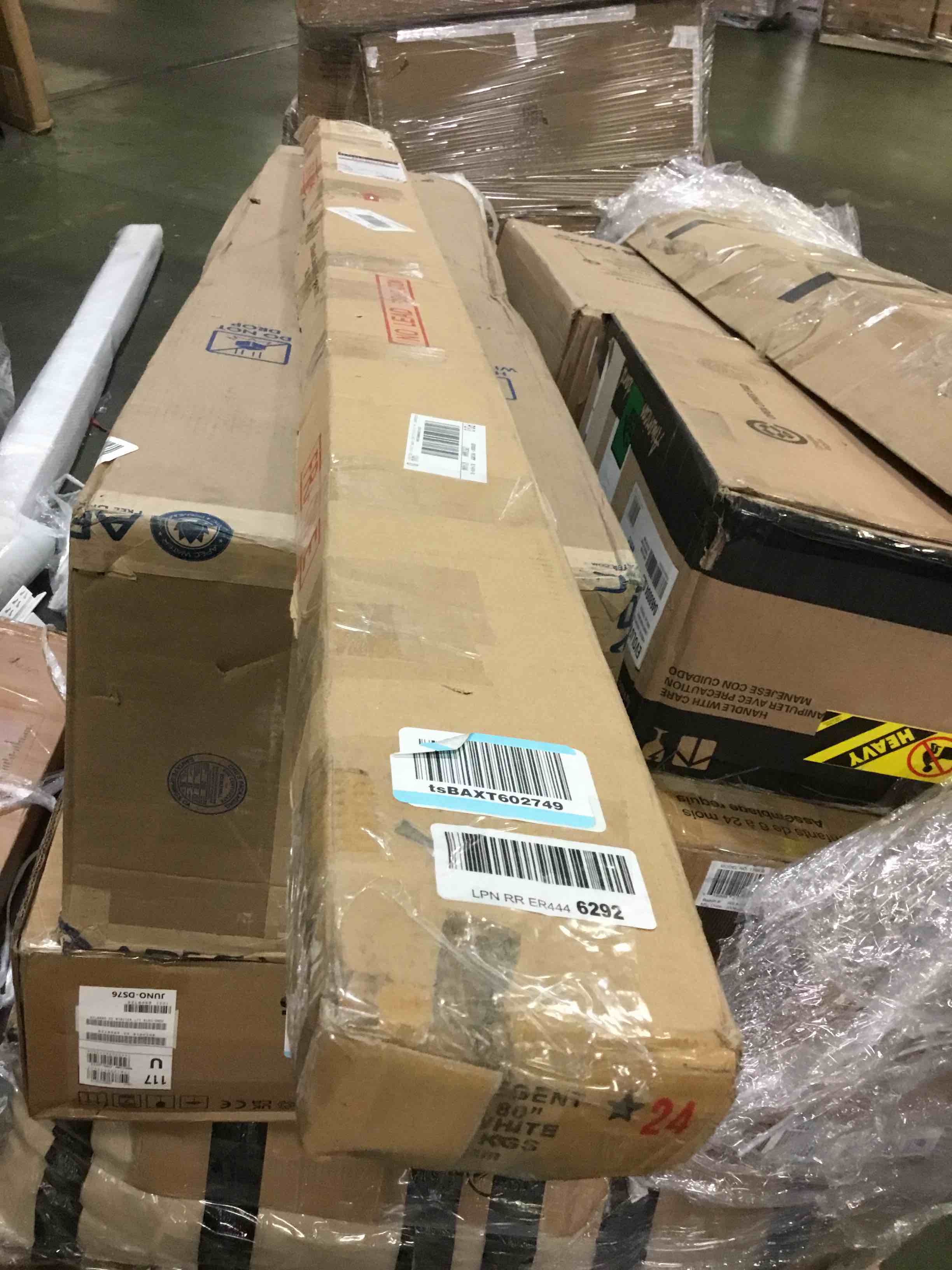 https://s3.amazonaws.com/lotting-images-prod/bidfta/RED5005788_1688064850325.jpeg