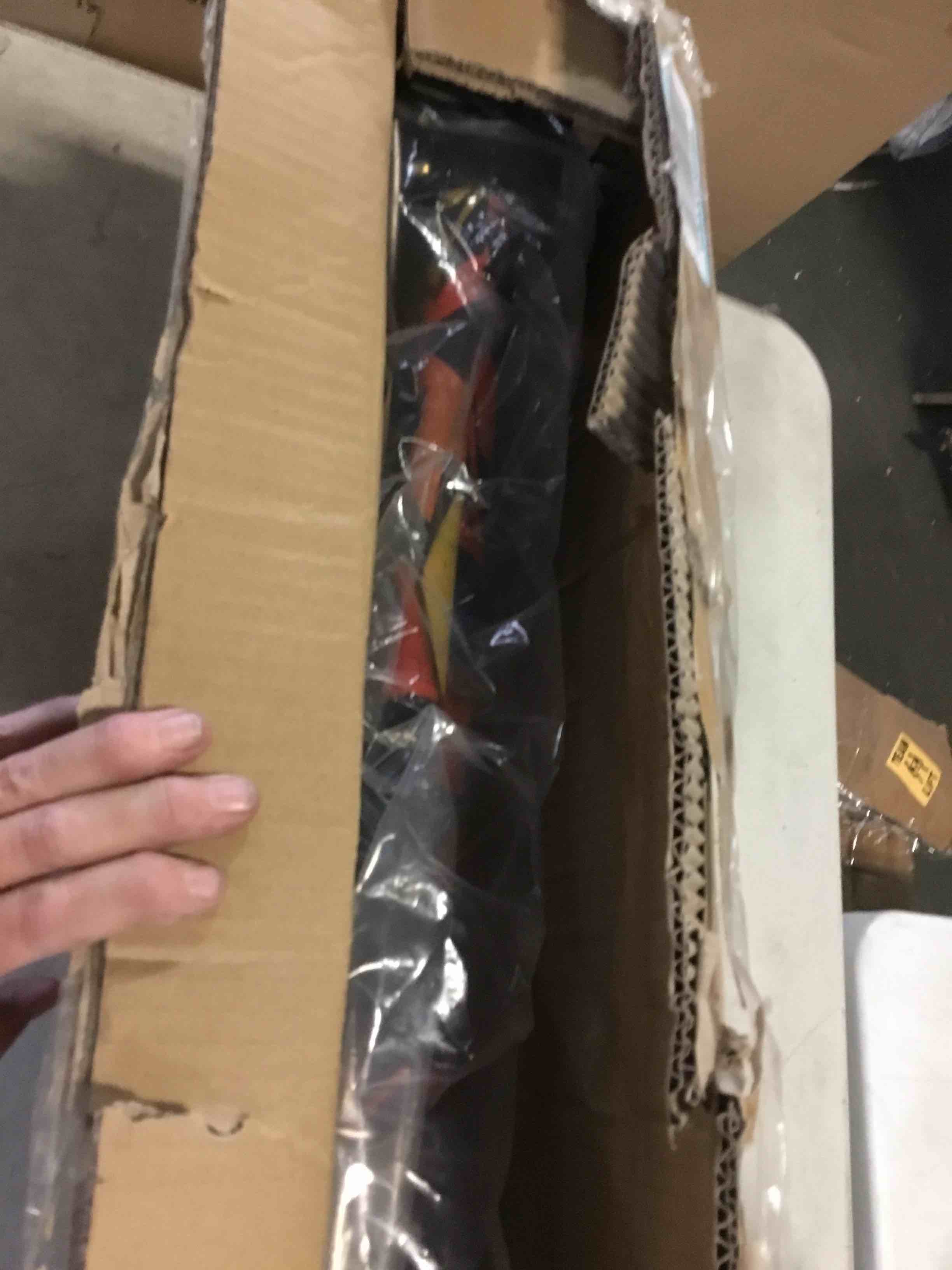 https://s3.amazonaws.com/lotting-images-prod/bidfta/RED5008332_1687881829884.jpeg