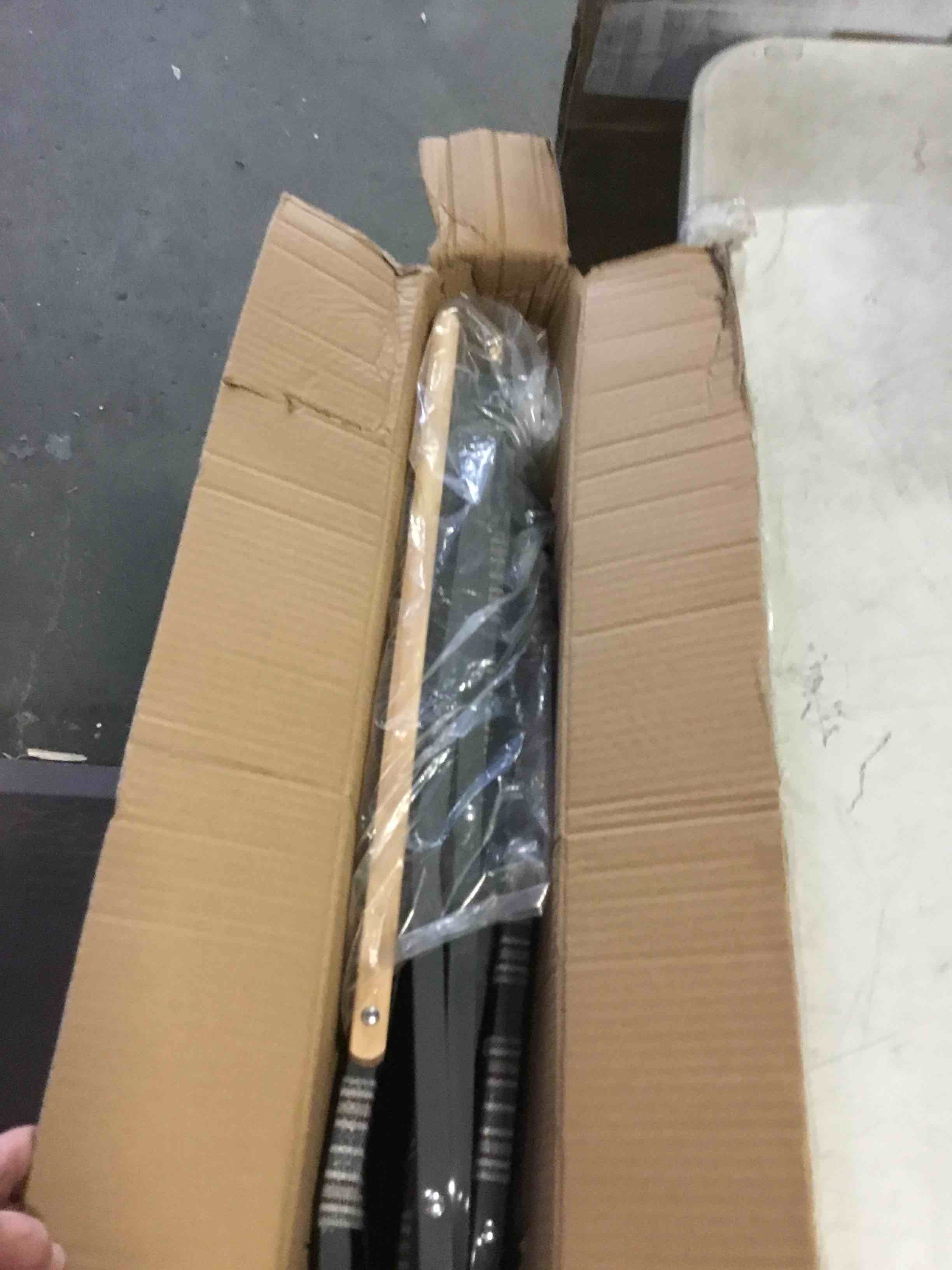 https://s3.amazonaws.com/lotting-images-prod/bidfta/RED5008366_1687888322615.jpeg
