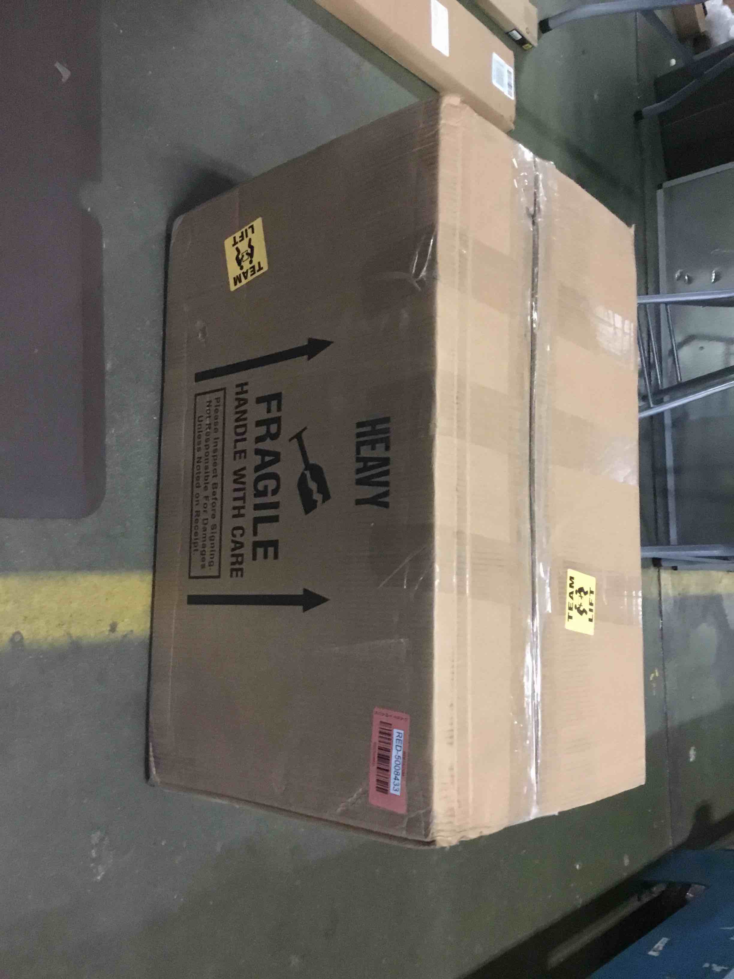https://s3.amazonaws.com/lotting-images-prod/bidfta/RED5008433_1687948944382.jpeg