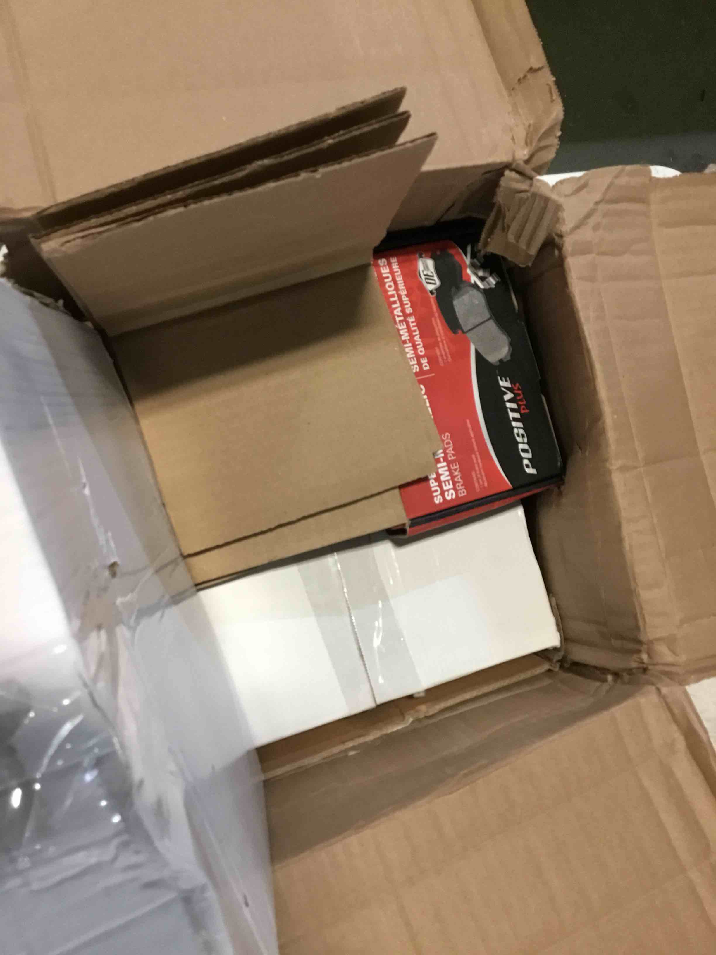 https://s3.amazonaws.com/lotting-images-prod/bidfta/RED5008460_1687951536835.jpeg