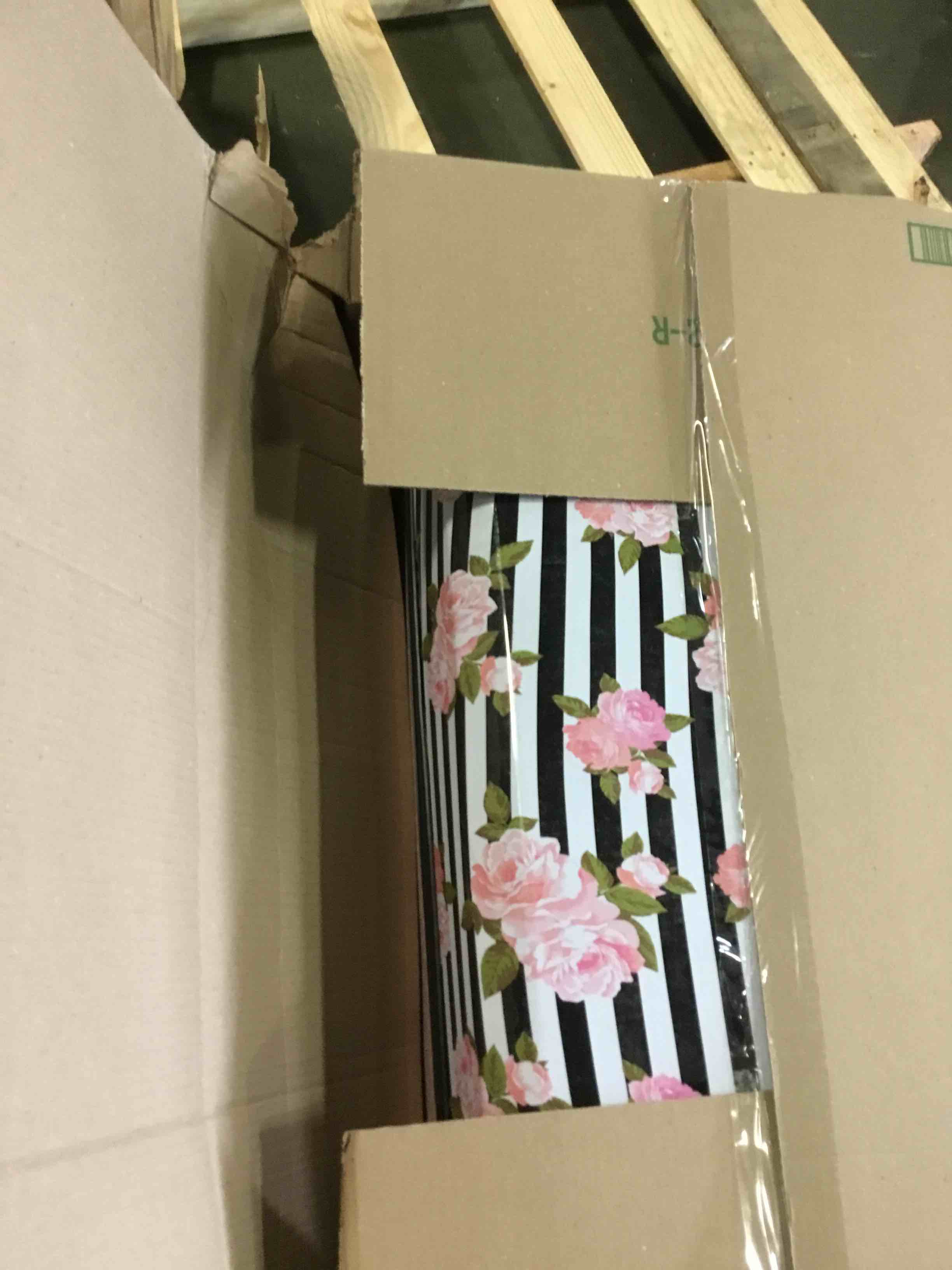 https://s3.amazonaws.com/lotting-images-prod/bidfta/RED5008719_1687982803590.jpeg