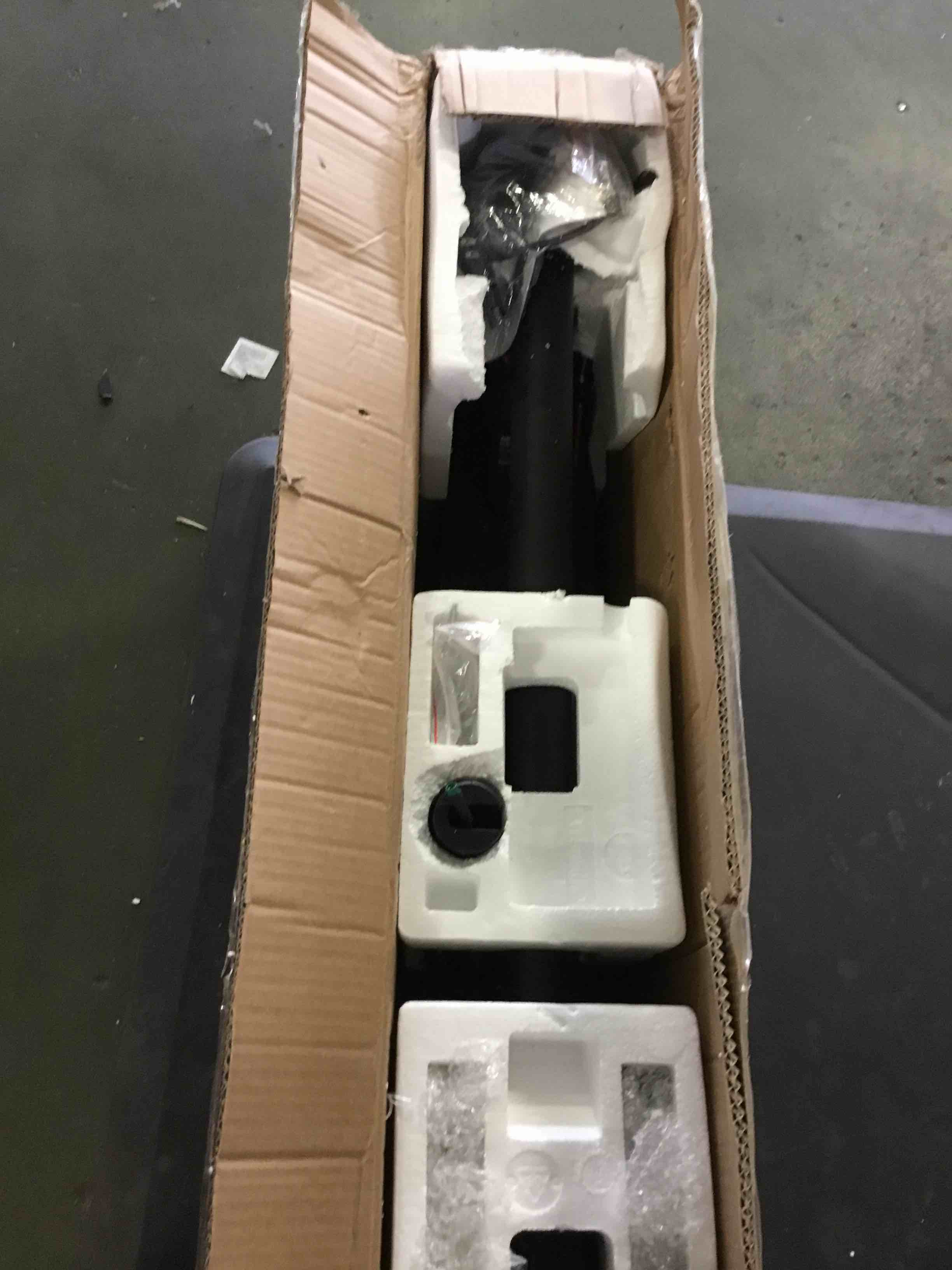 https://s3.amazonaws.com/lotting-images-prod/bidfta/RED5008880_1688059217364.jpeg