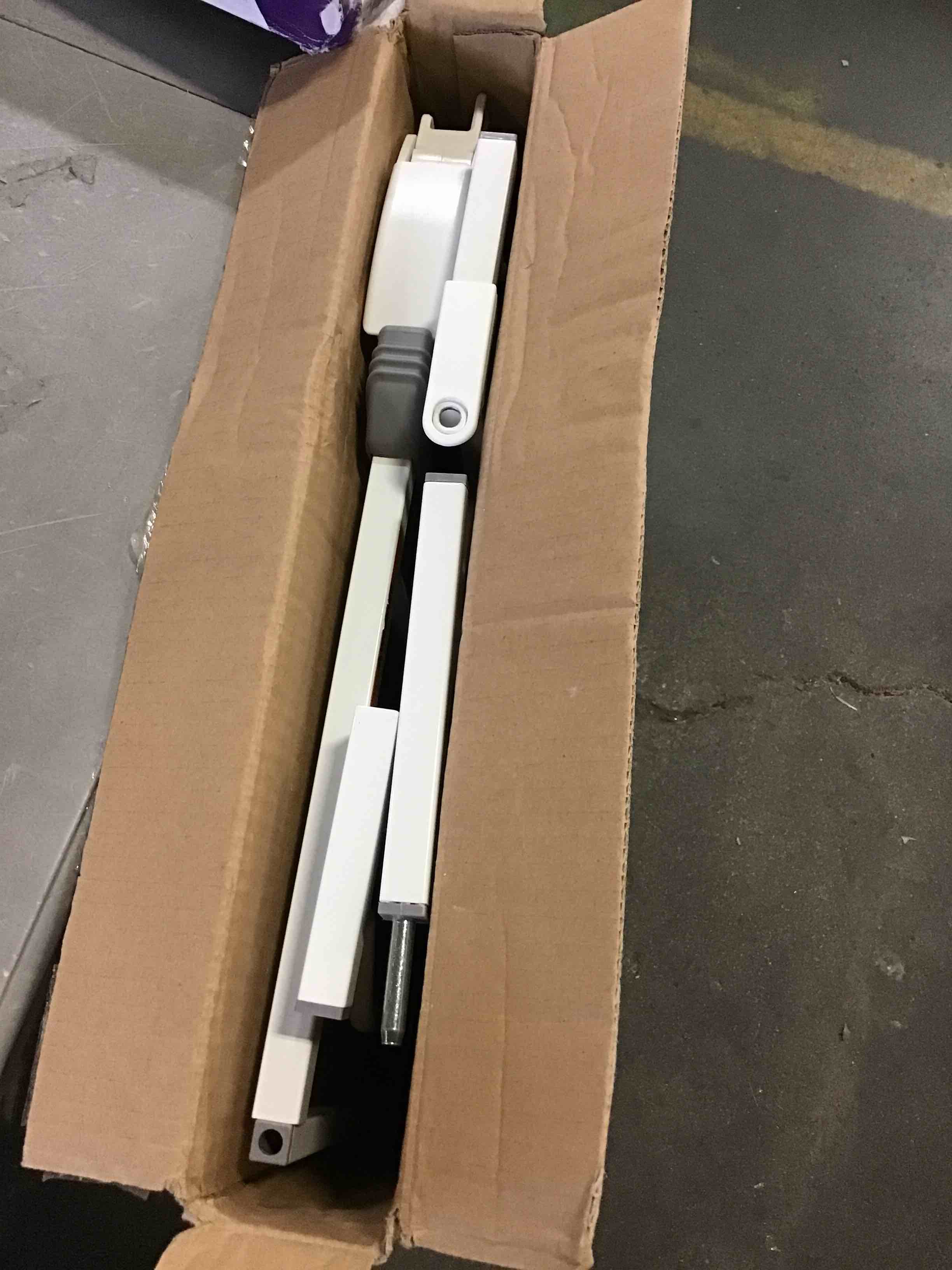 https://s3.amazonaws.com/lotting-images-prod/bidfta/RED5012078_1695223314023.jpeg
