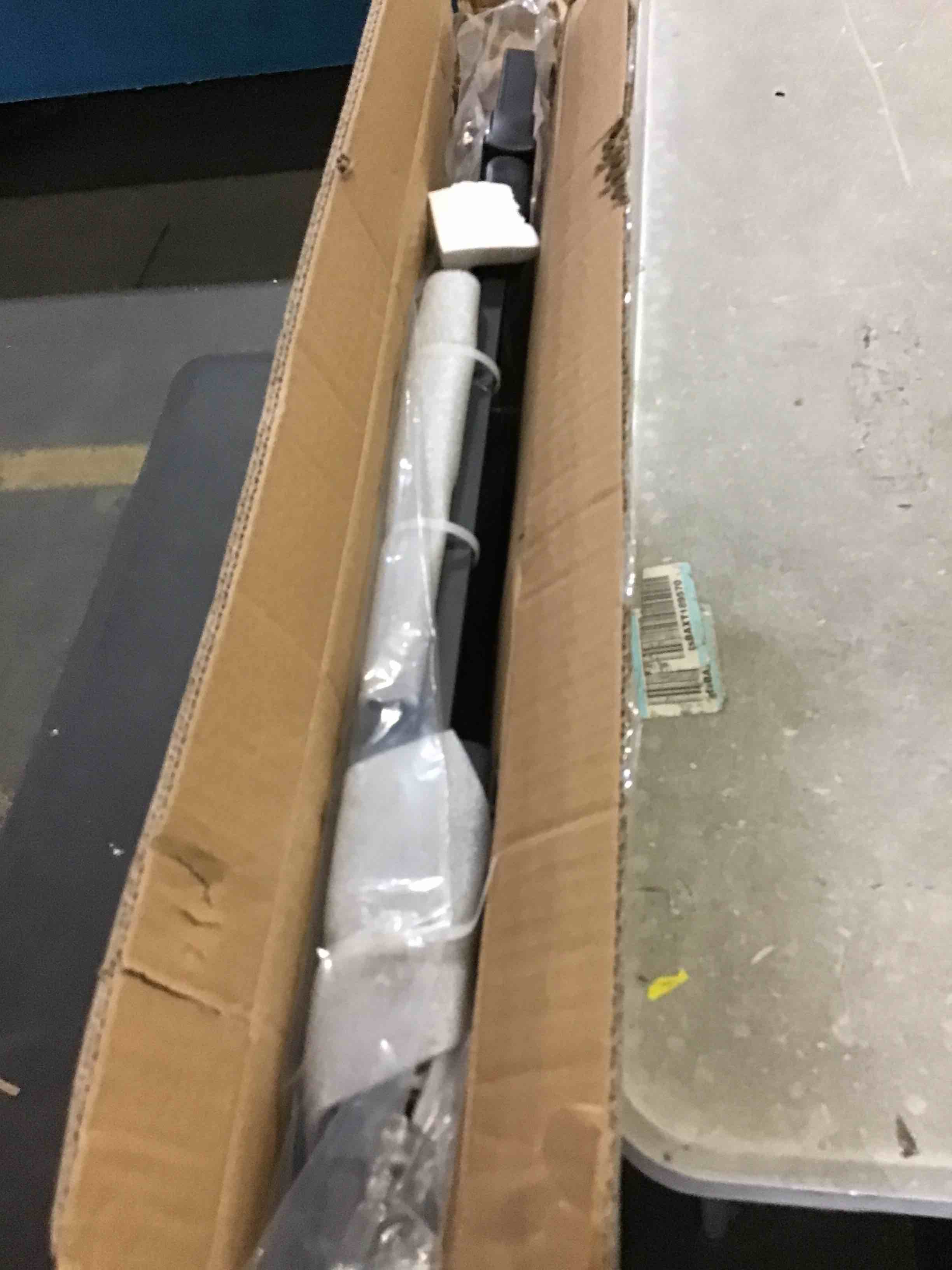 https://s3.amazonaws.com/lotting-images-prod/bidfta/RED5012249_1695306675060.jpeg