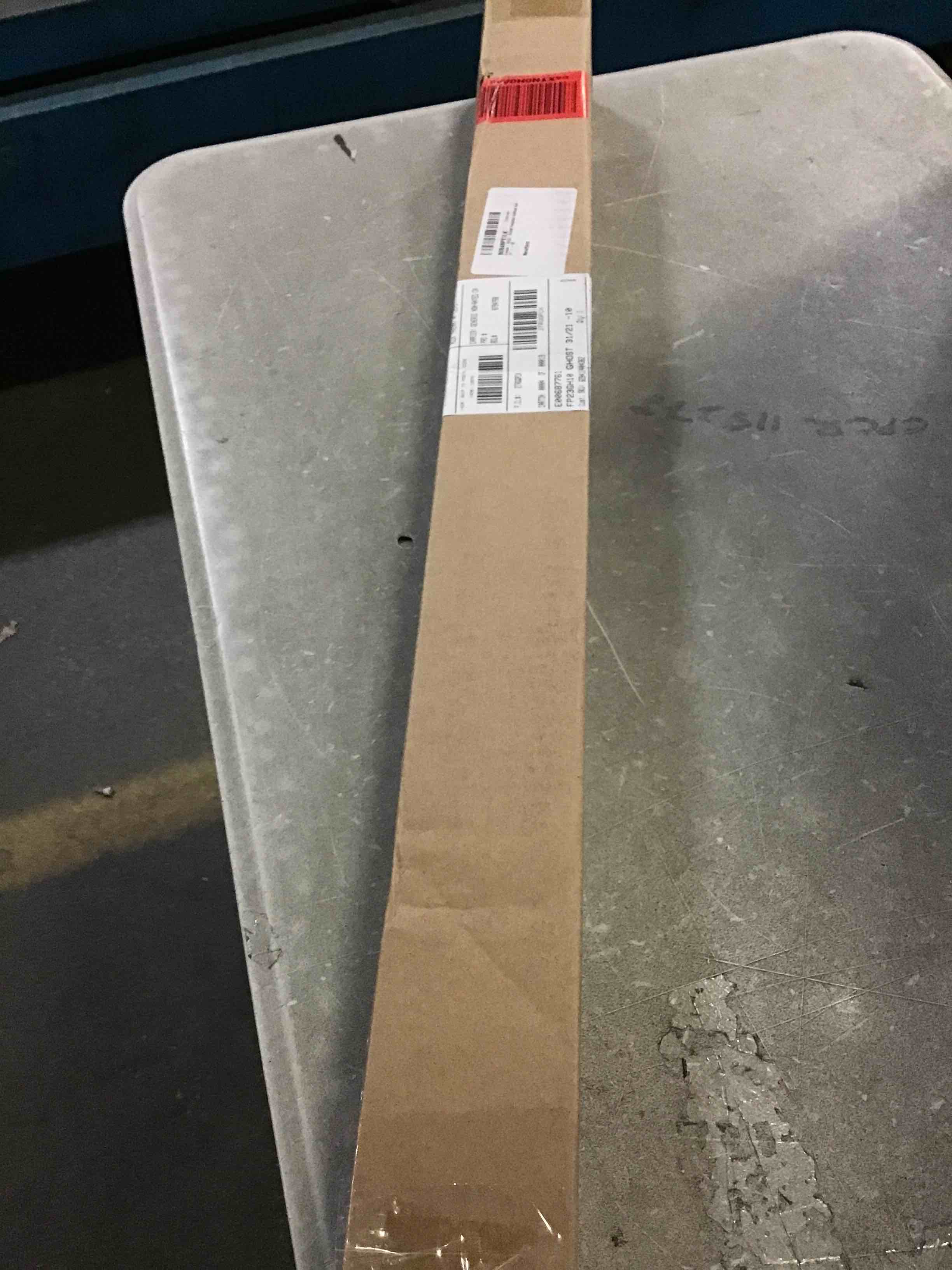 https://s3.amazonaws.com/lotting-images-prod/bidfta/RED5012300_1695324985432.jpeg