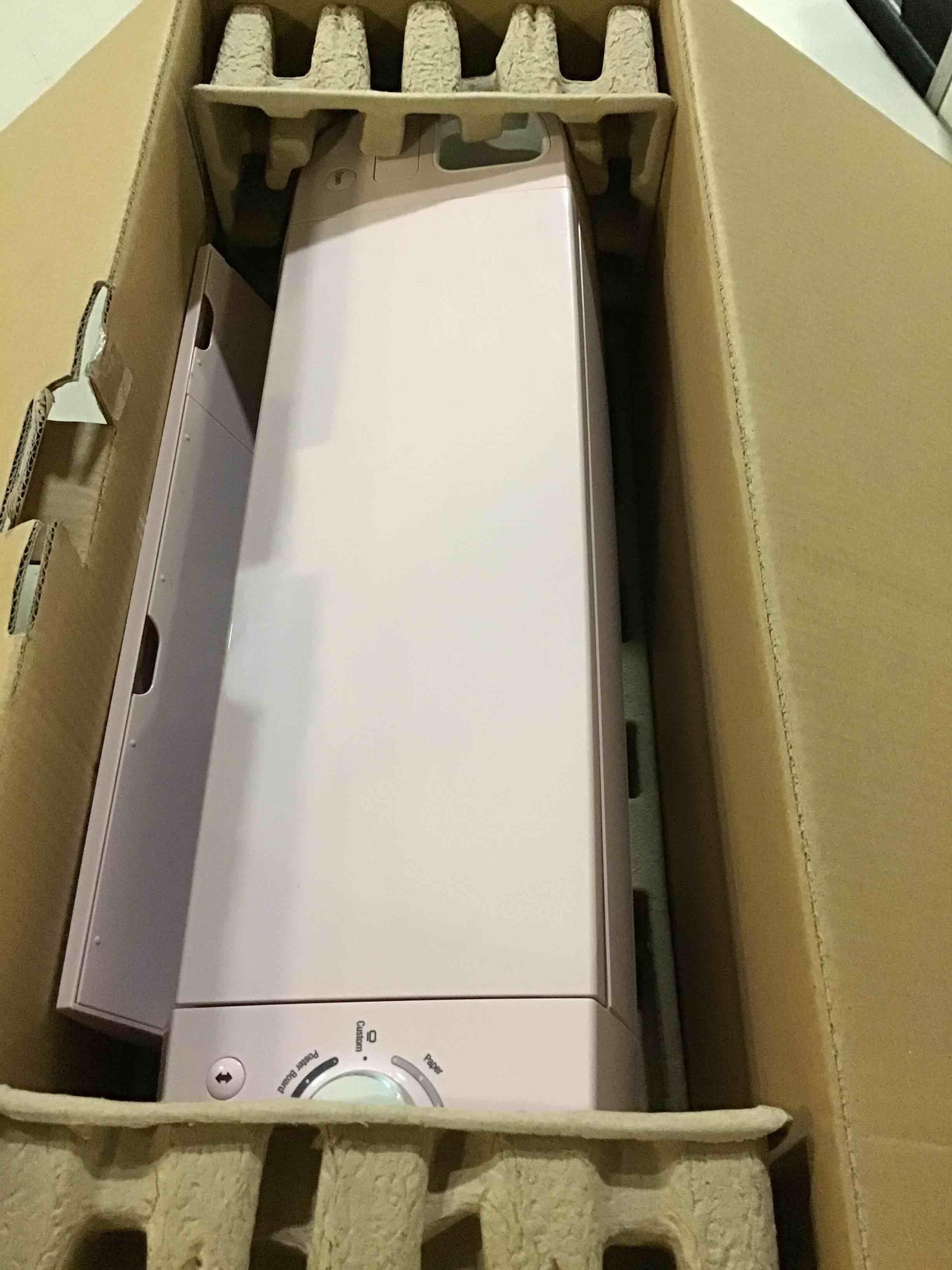 https://s3.amazonaws.com/lotting-images-prod/bidfta/RED5012328_1695726789754.jpeg