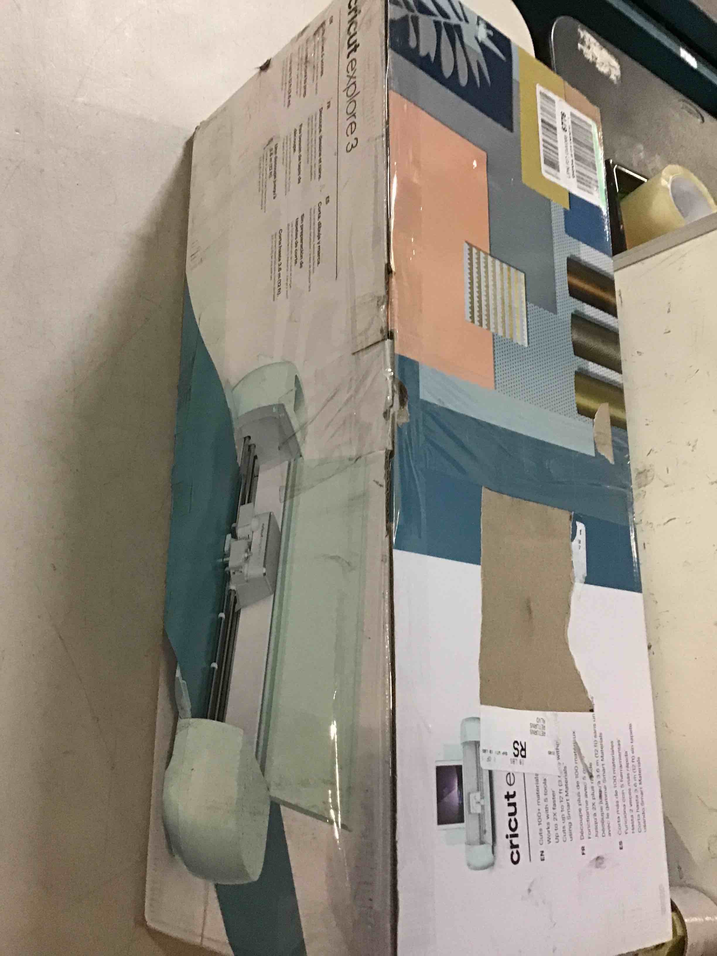 https://s3.amazonaws.com/lotting-images-prod/bidfta/RED5012328_1695726818308.jpeg