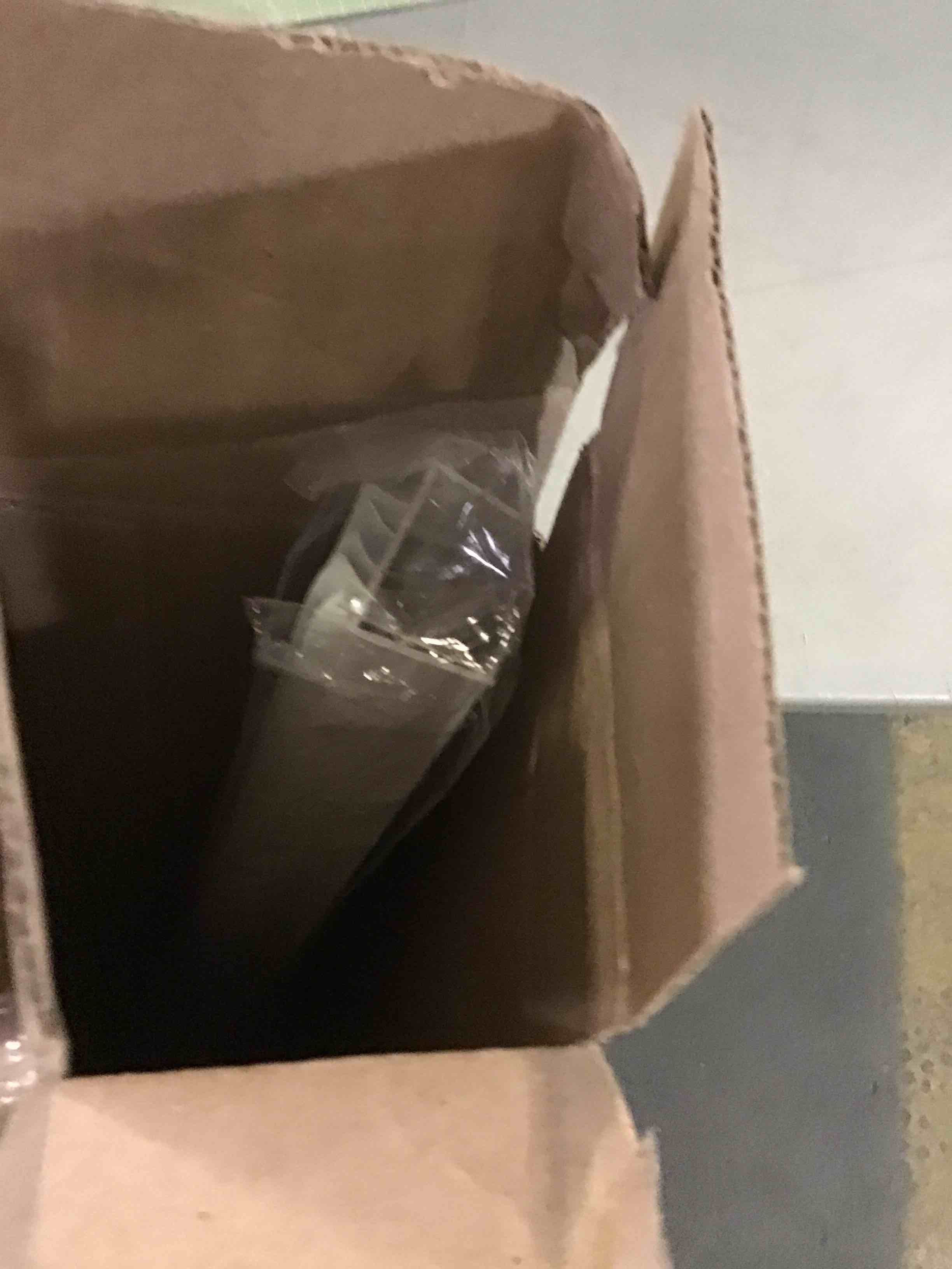https://s3.amazonaws.com/lotting-images-prod/bidfta/RED5012609_1695829124961.jpeg