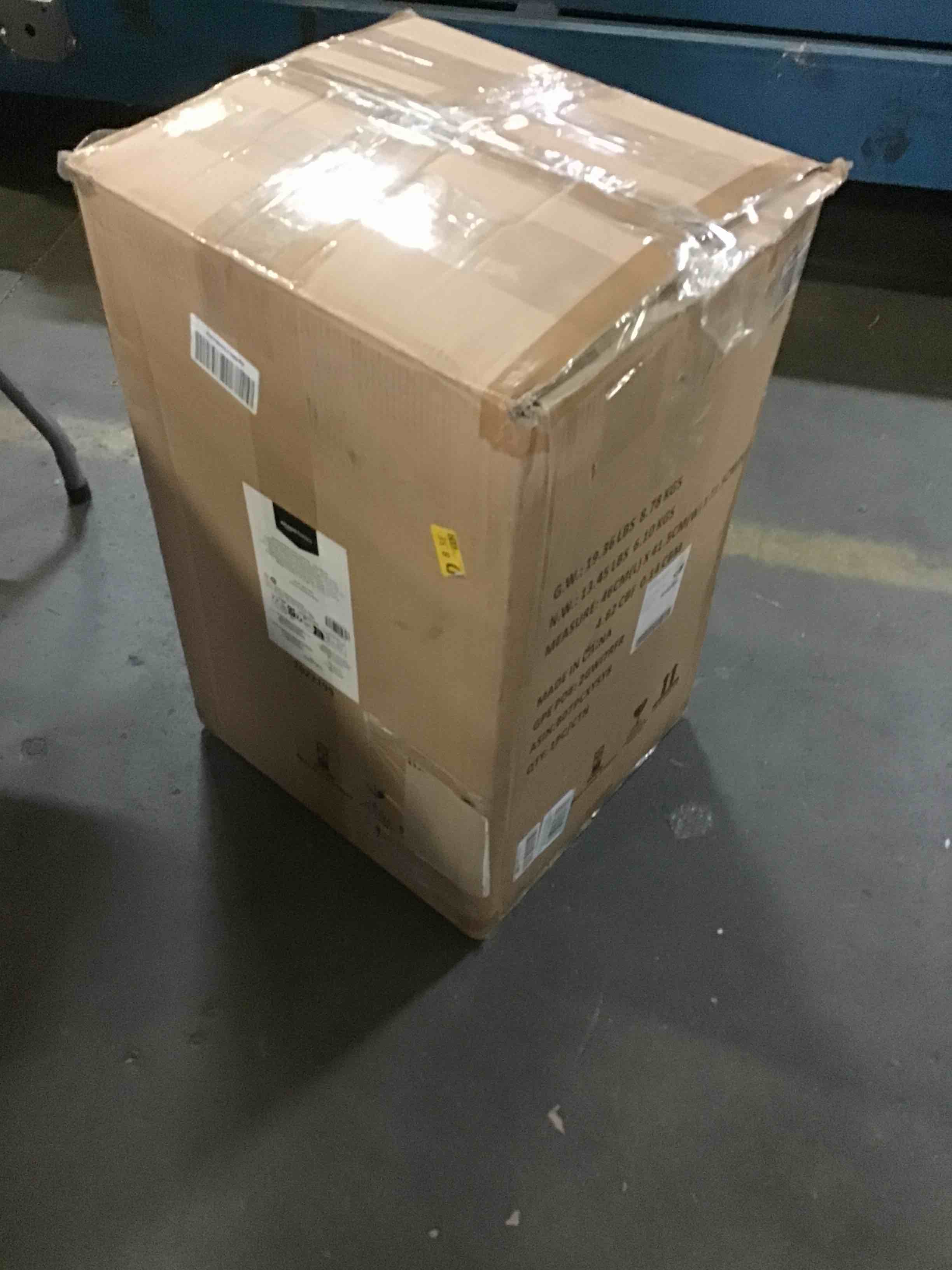 https://s3.amazonaws.com/lotting-images-prod/bidfta/RED5012629_1695832035696.jpeg