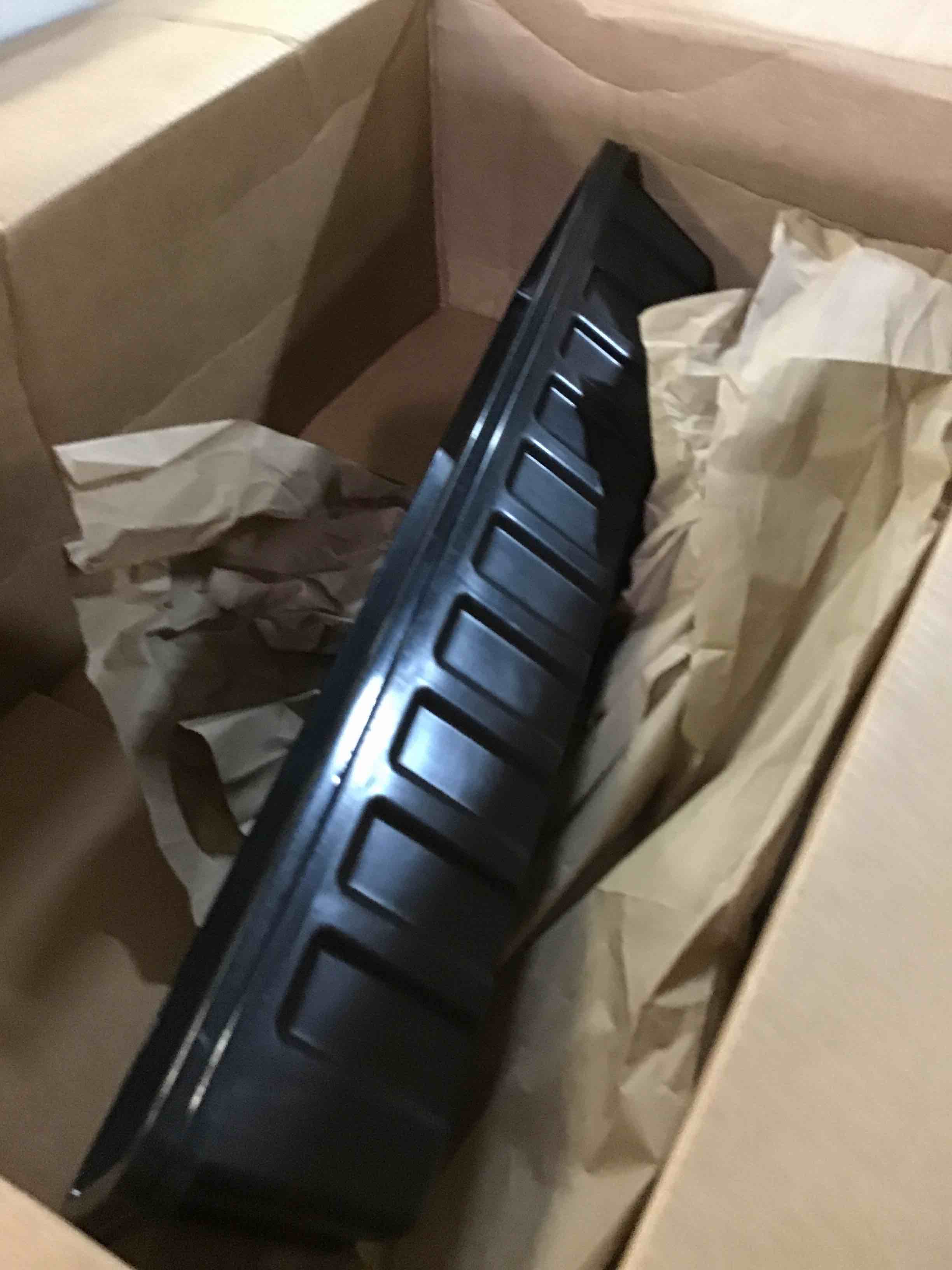 https://s3.amazonaws.com/lotting-images-prod/bidfta/RED5012695_1695845251076.jpeg