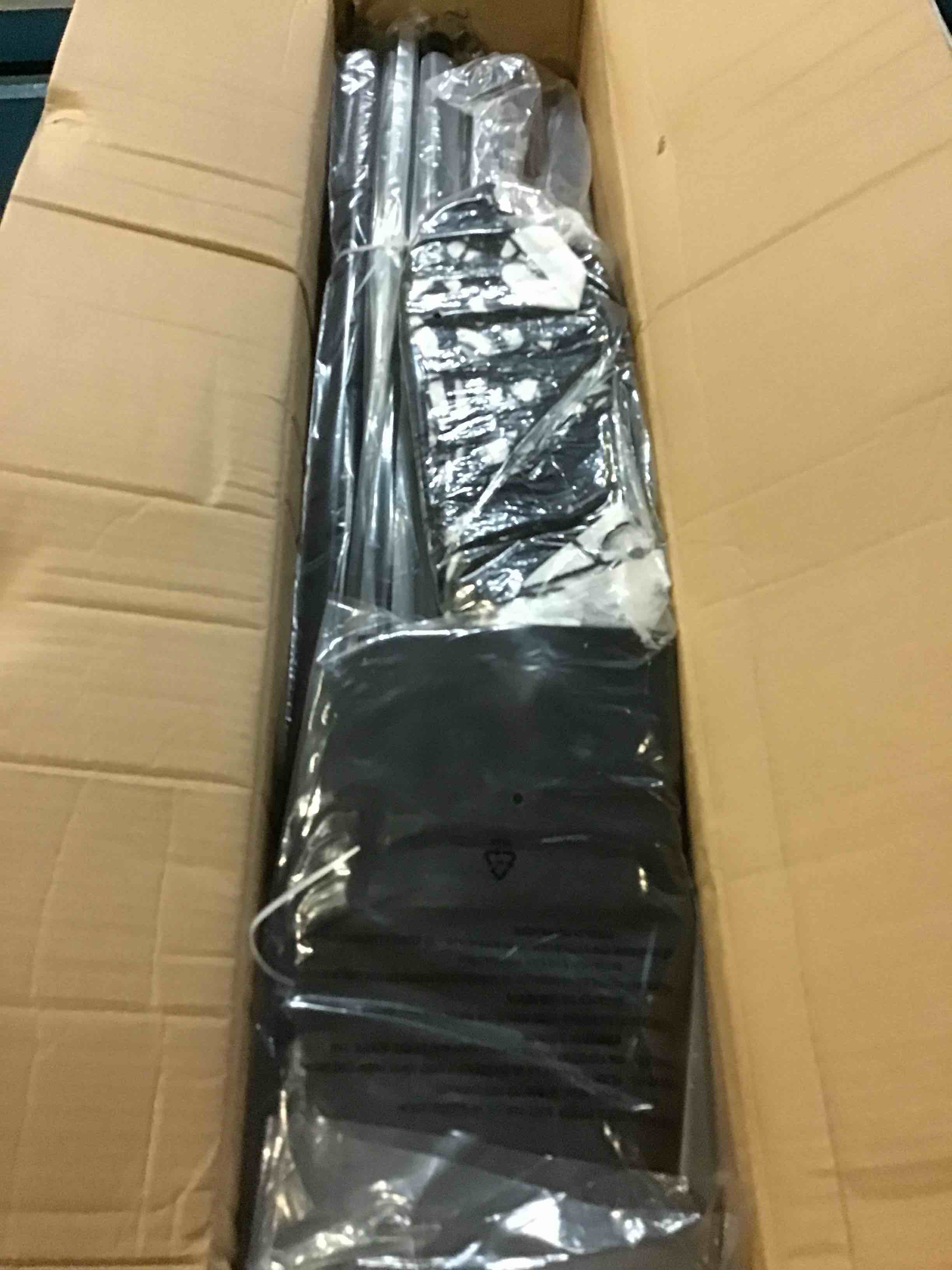 https://s3.amazonaws.com/lotting-images-prod/bidfta/RED5012723_1695901698582.jpeg