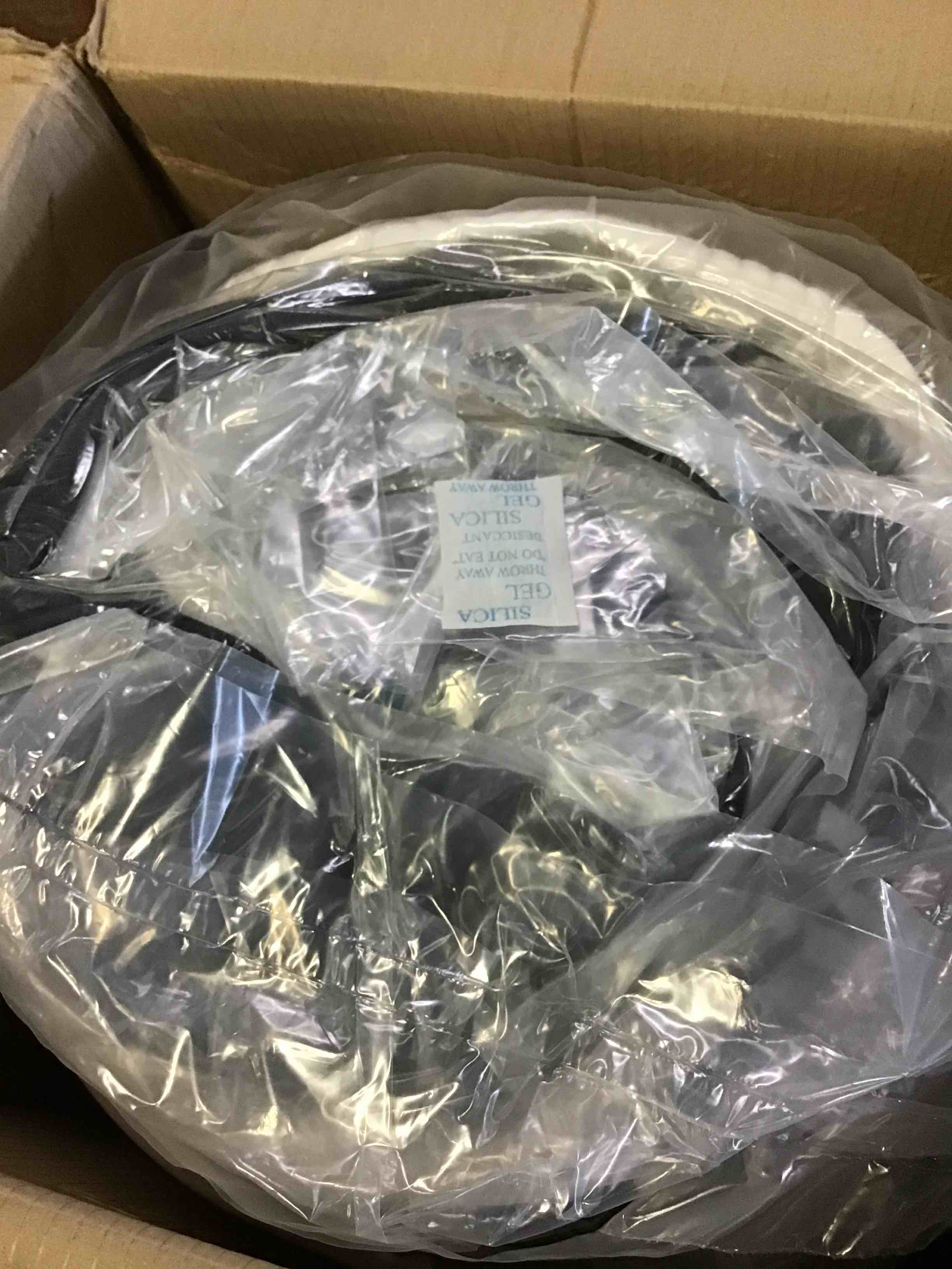 https://s3.amazonaws.com/lotting-images-prod/bidfta/RED5013092_1696252327097.jpeg